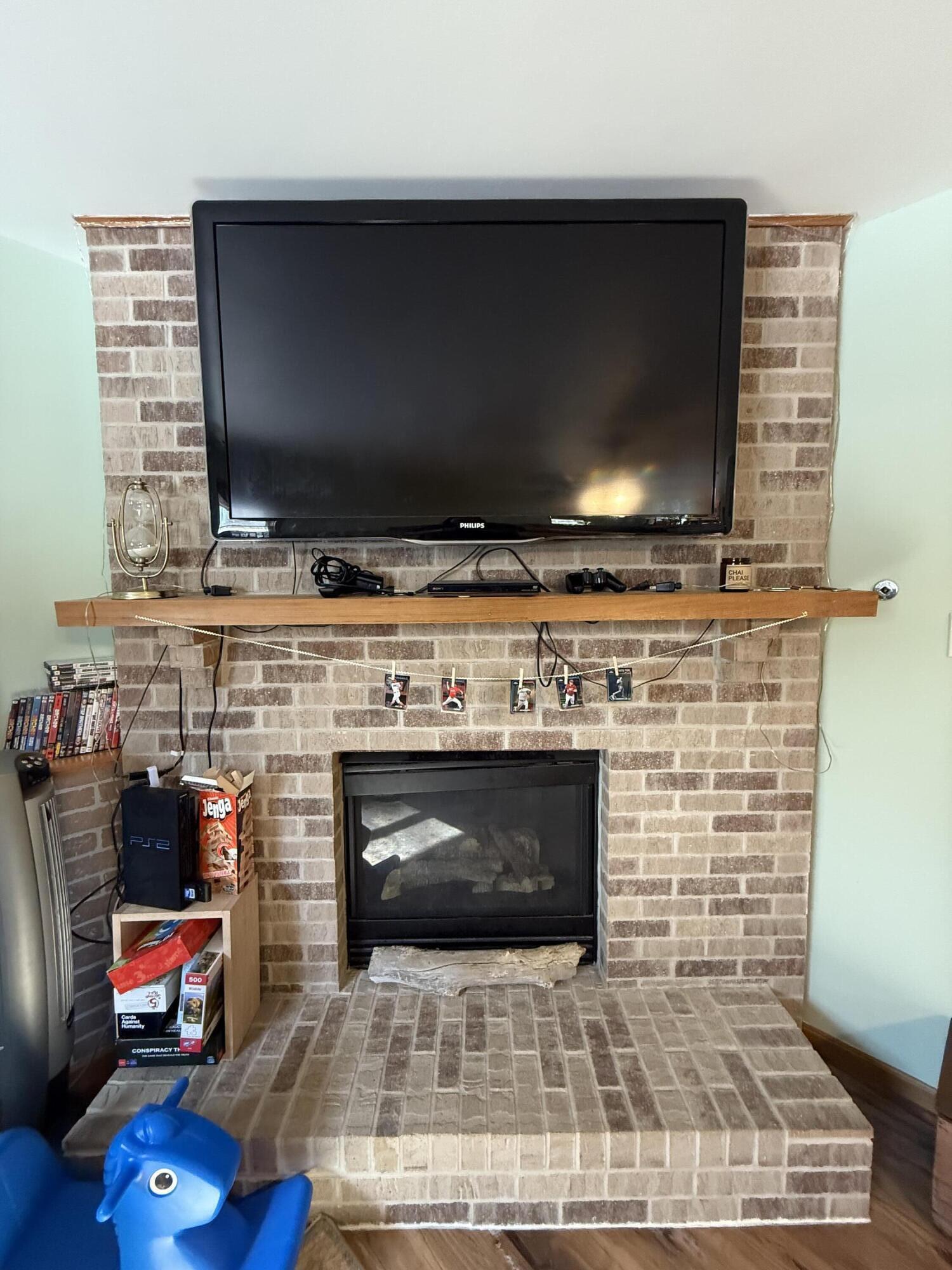 1603 W 11th Place