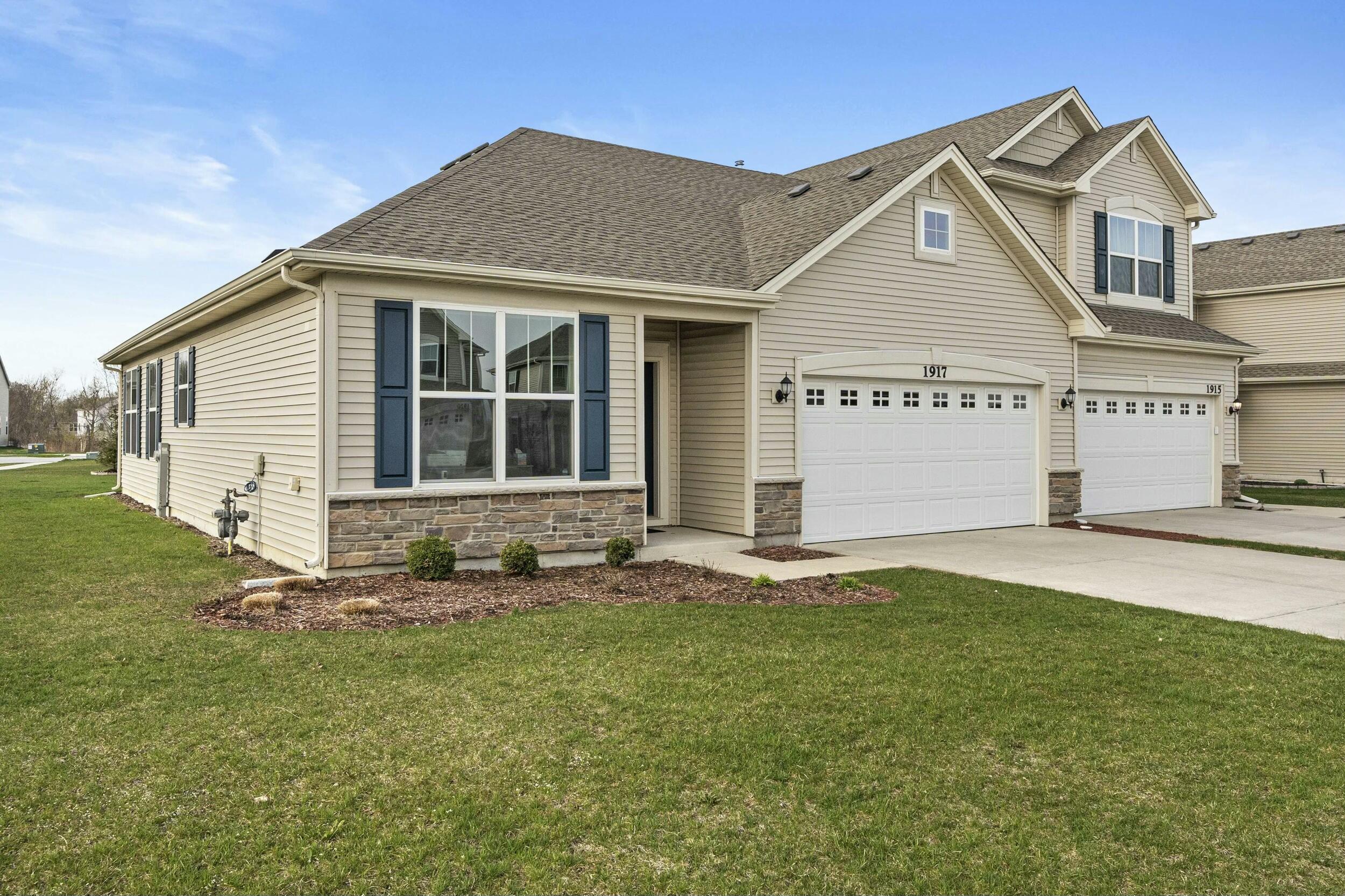 1917 E 110th Place