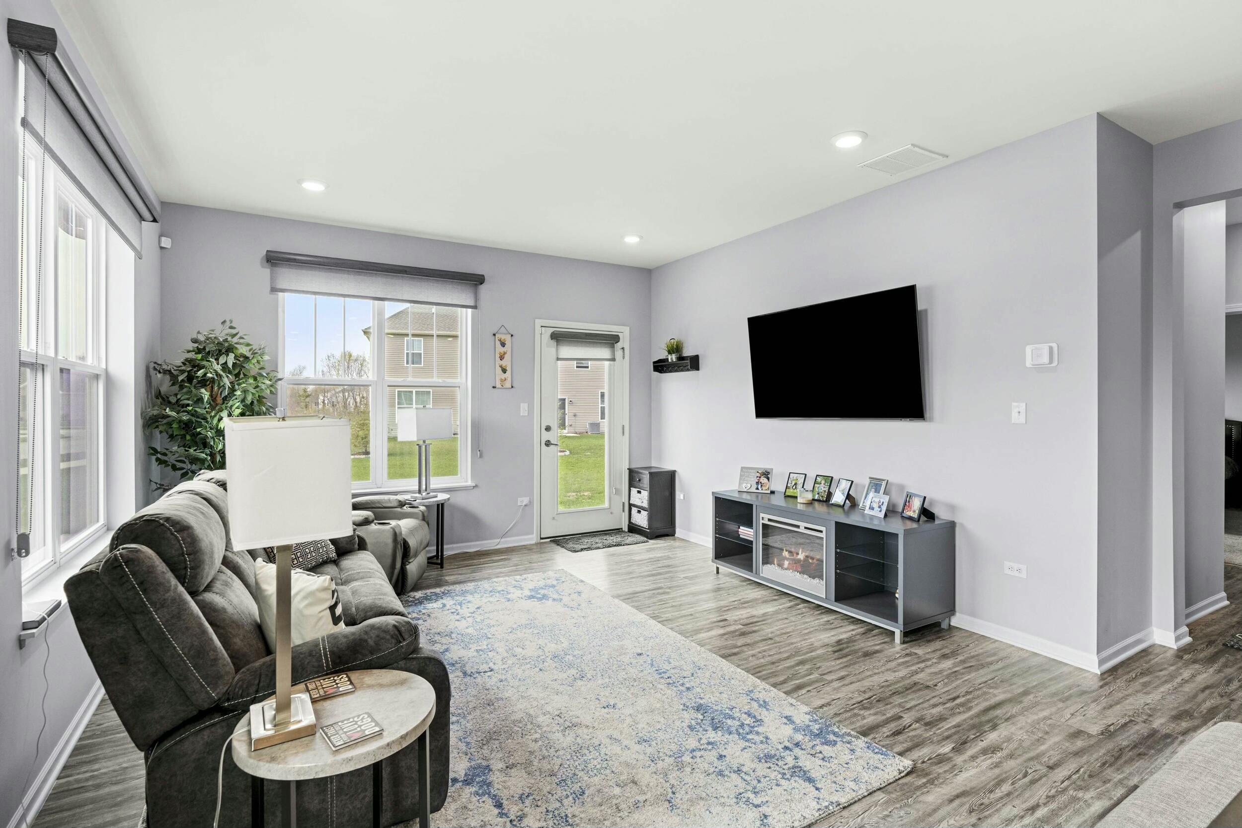 1917 E 110th Place