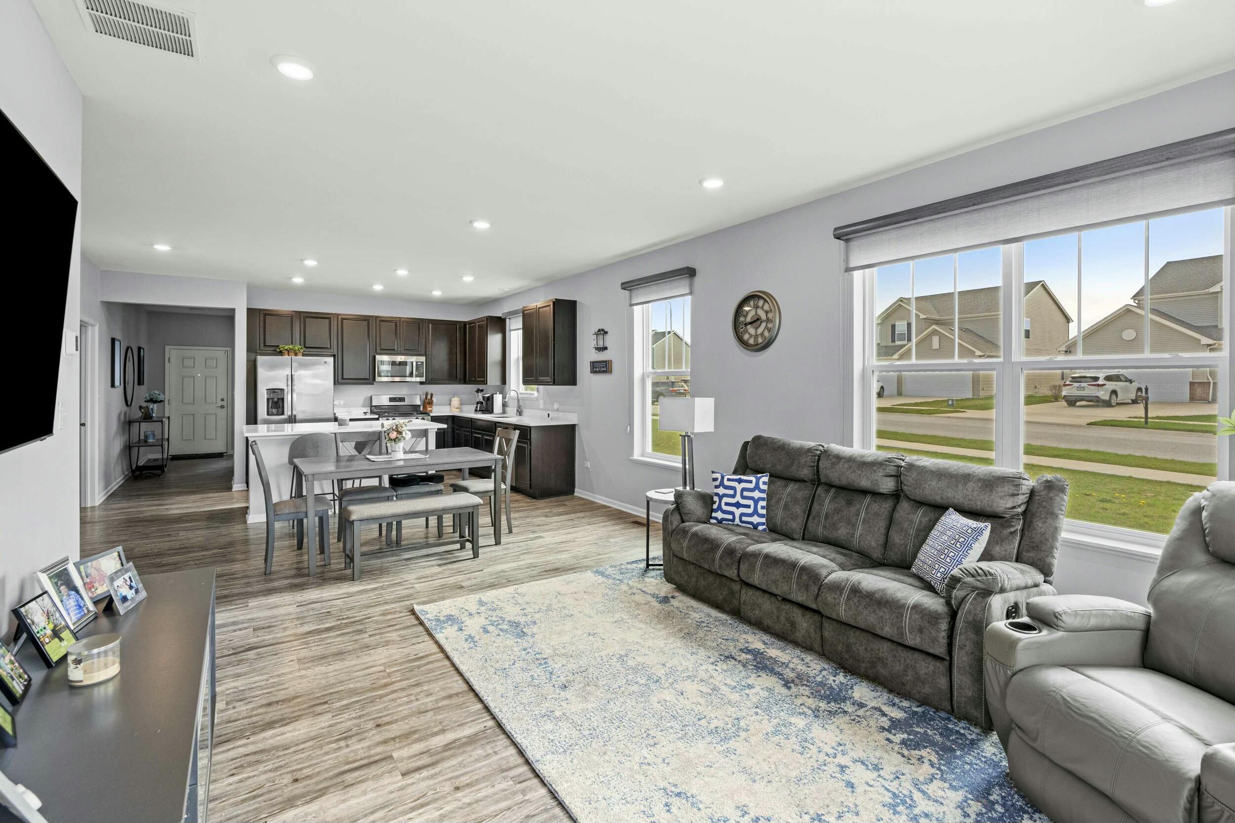 1917 E 110th Place