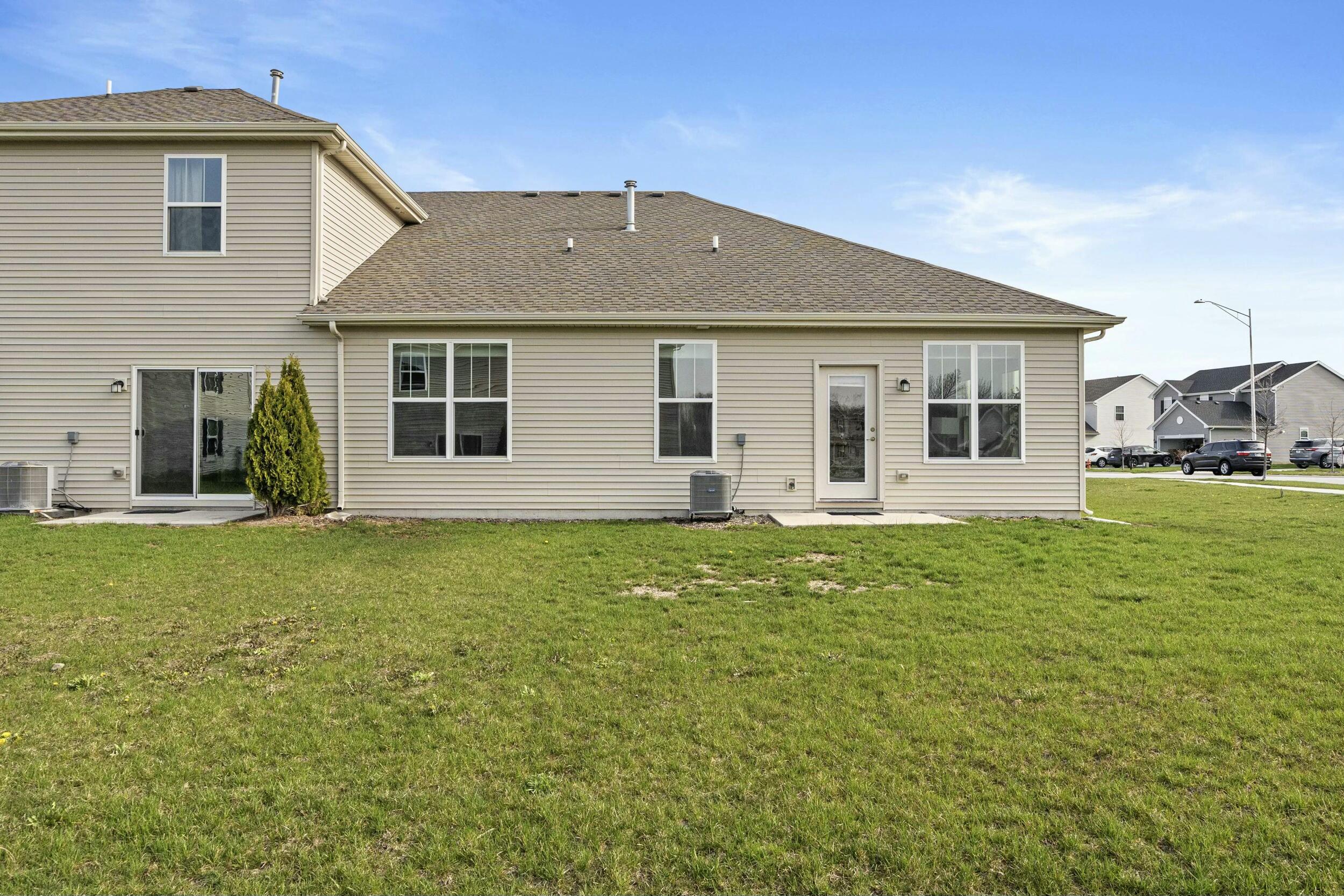 1917 E 110th Place