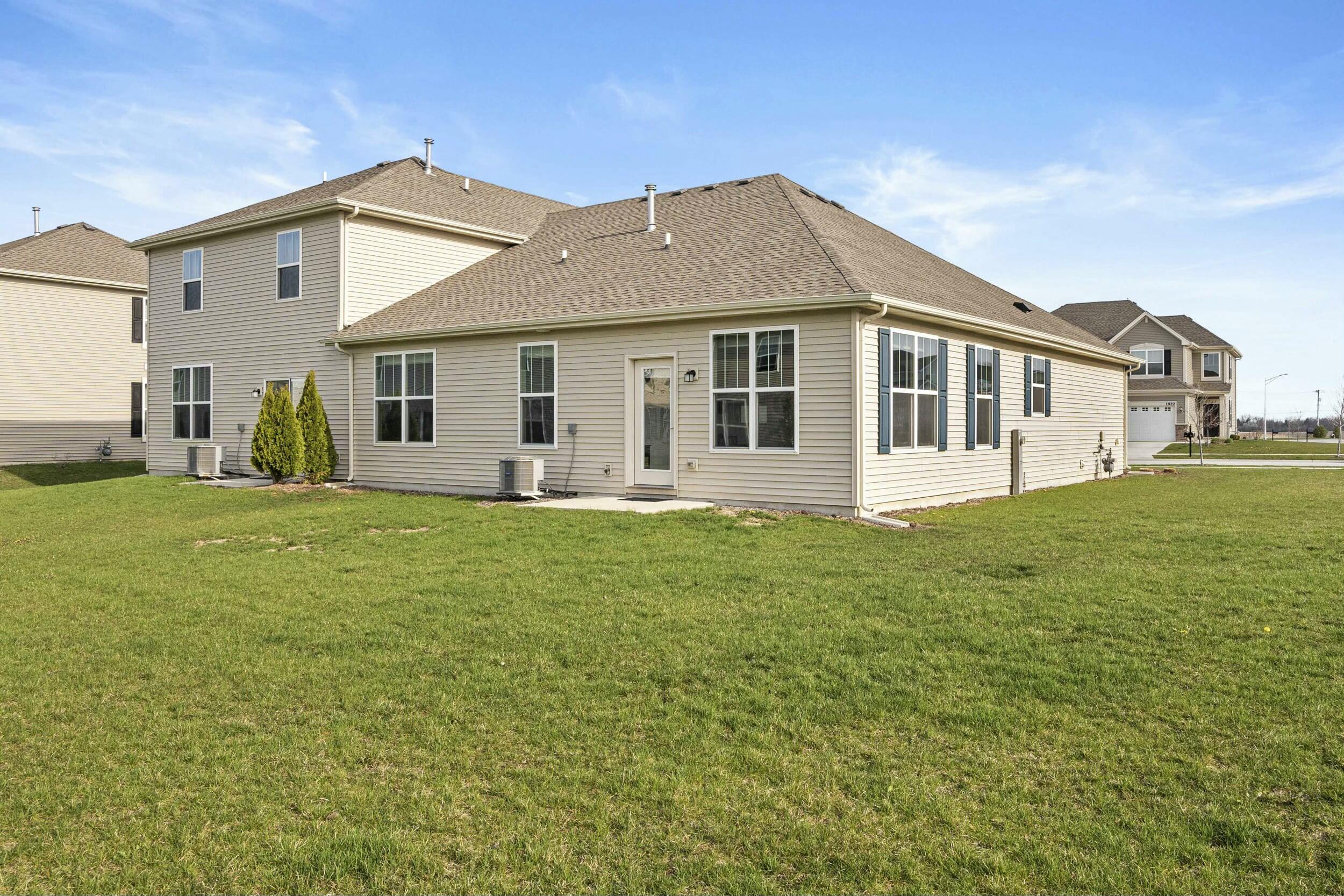 1917 E 110th Place