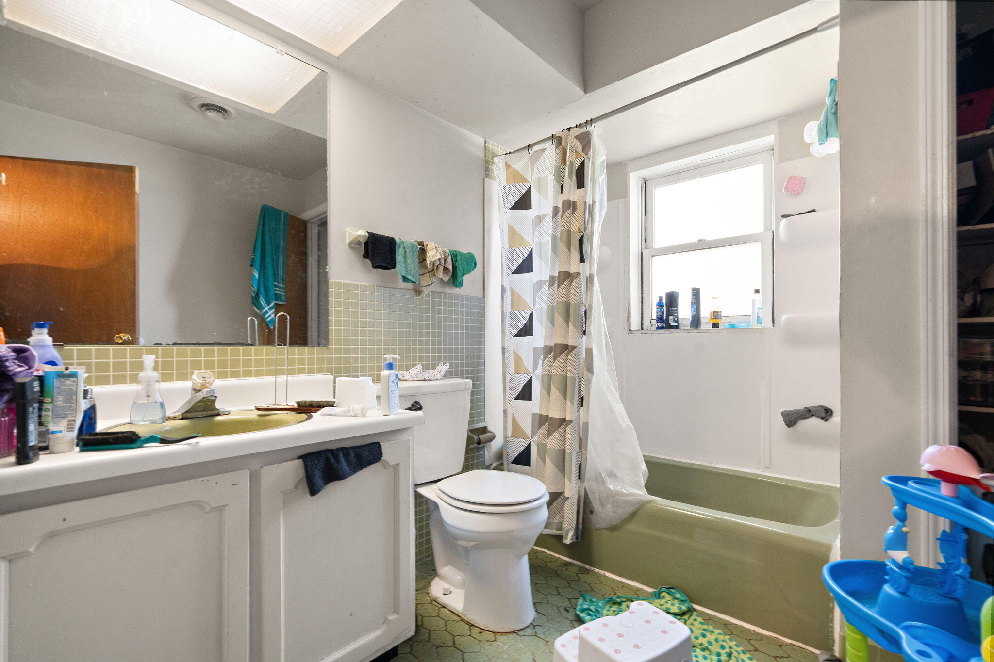 135 W 57th Avenue