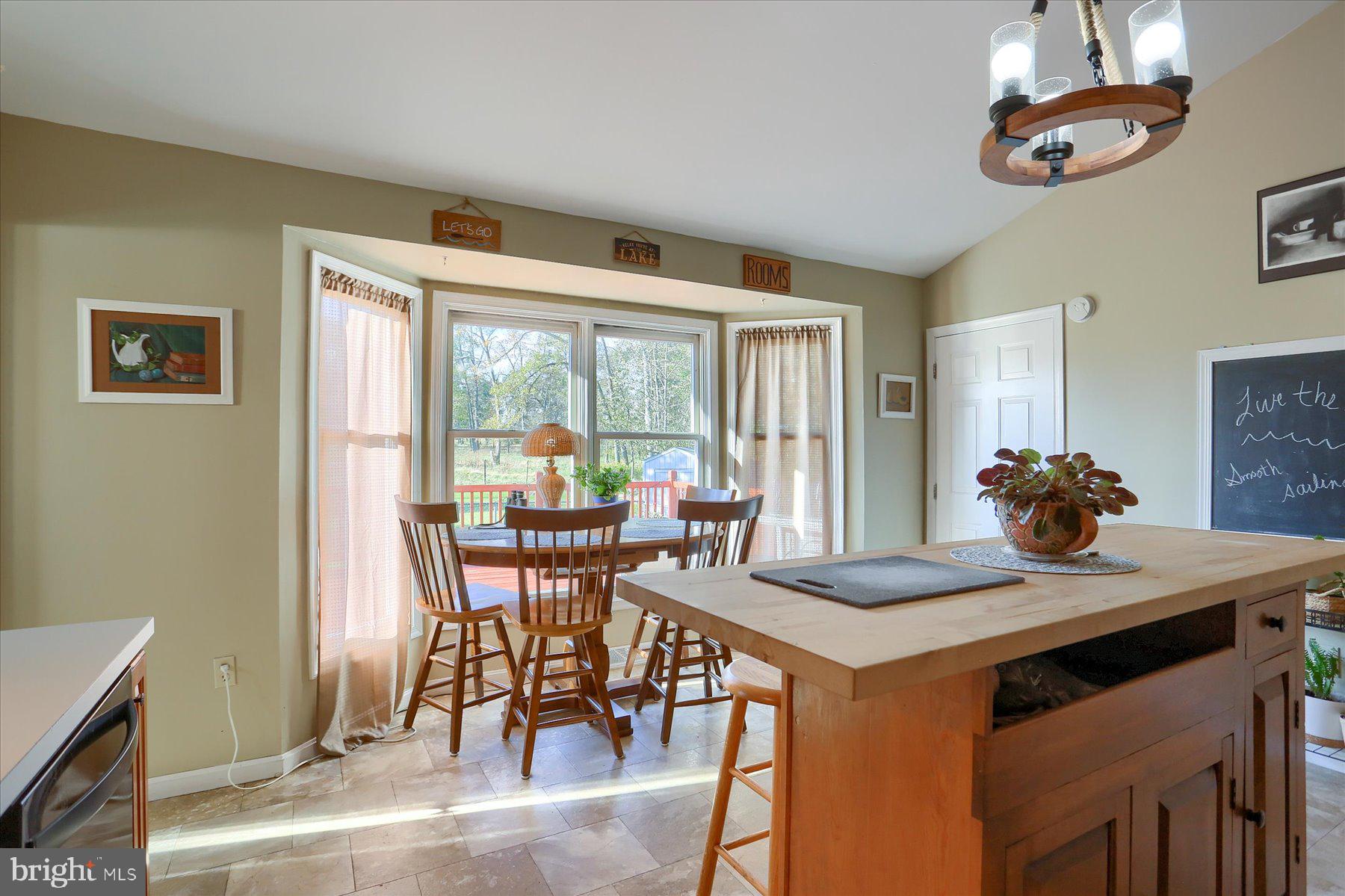 9 McCandless Dr