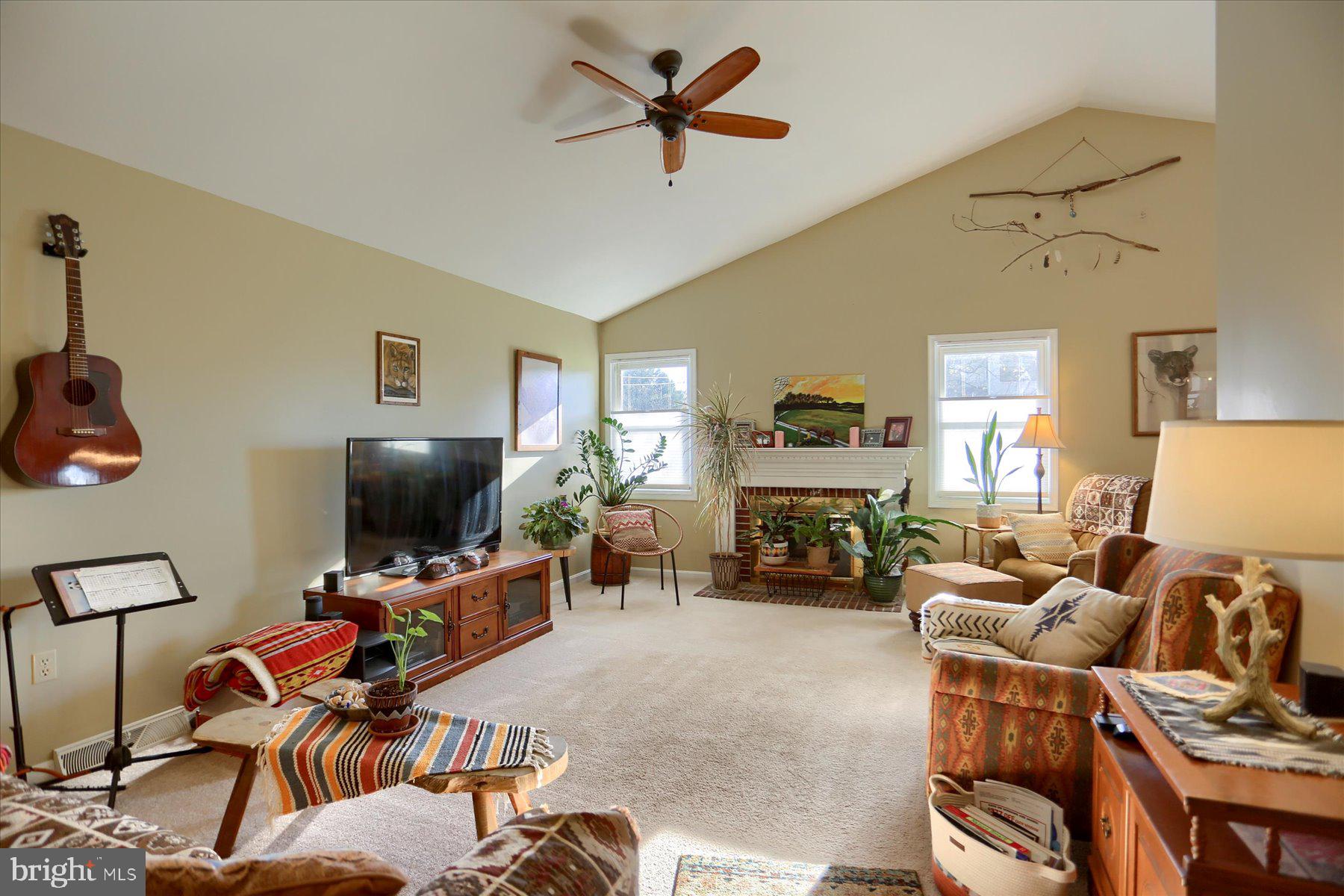 9 McCandless Dr