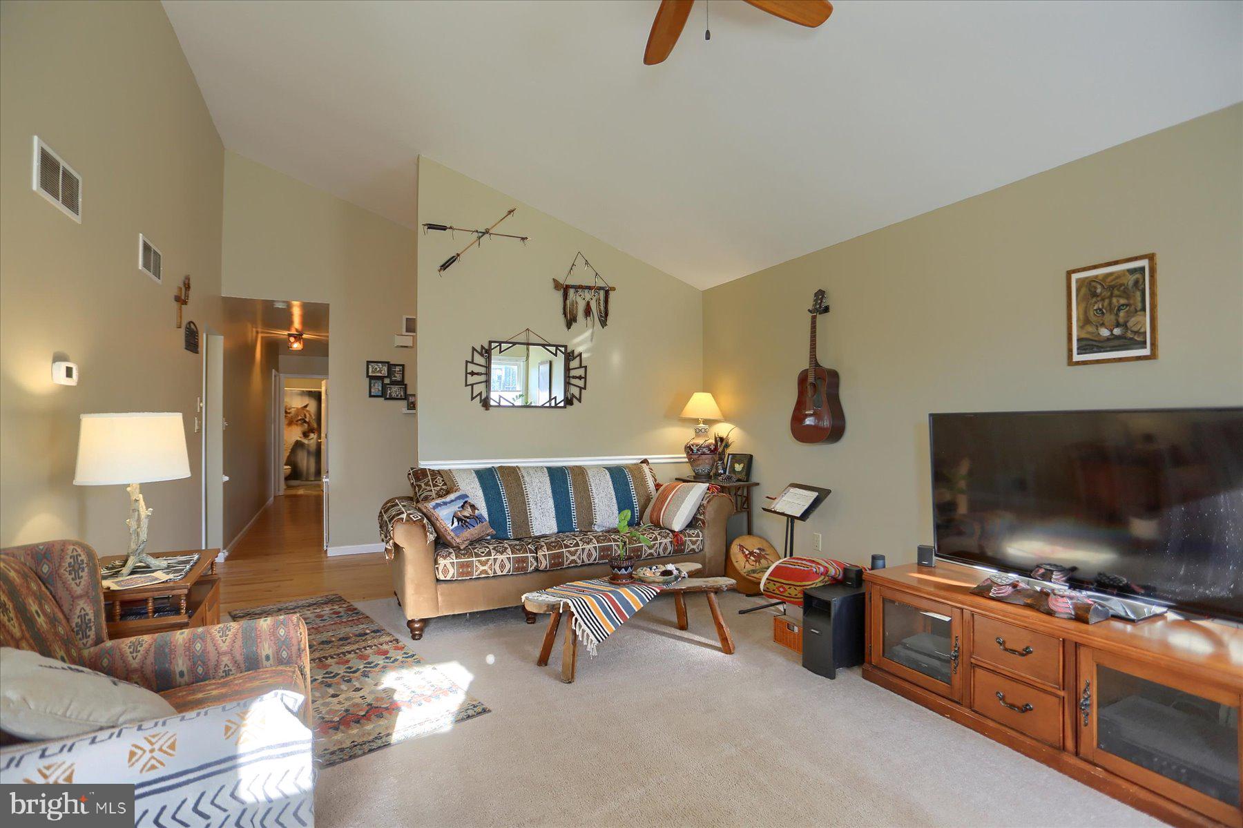 9 McCandless Dr