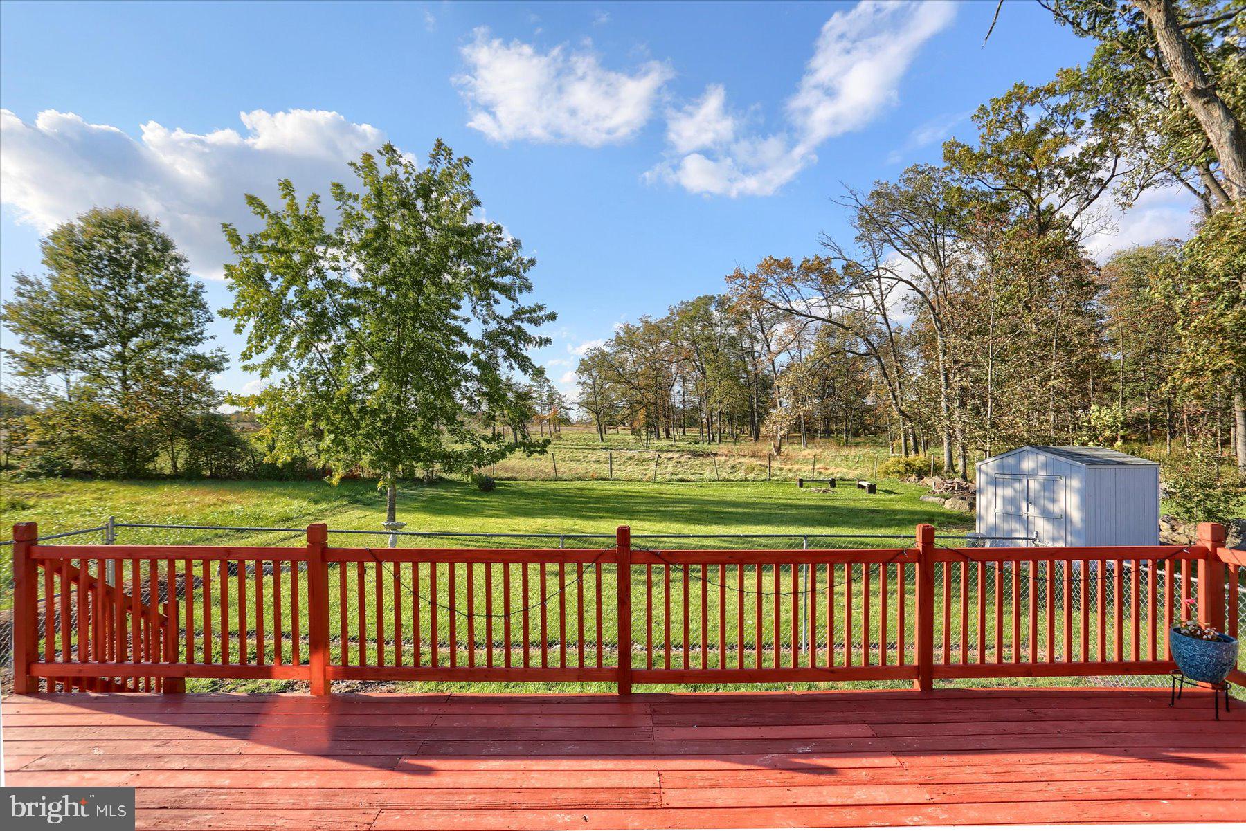 9 McCandless Dr