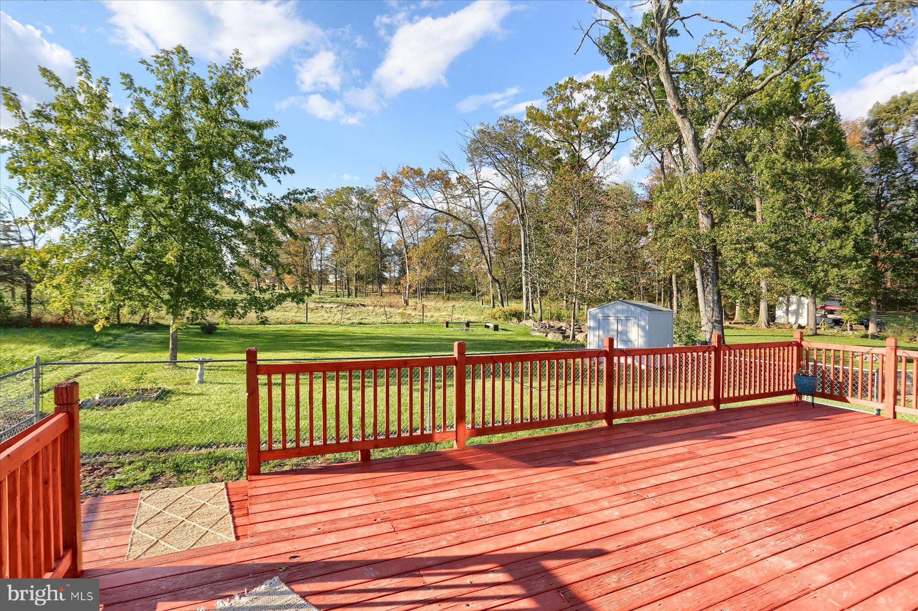 9 McCandless Dr