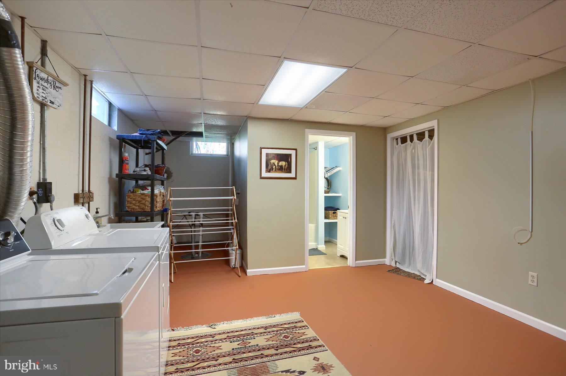 9 McCandless Dr