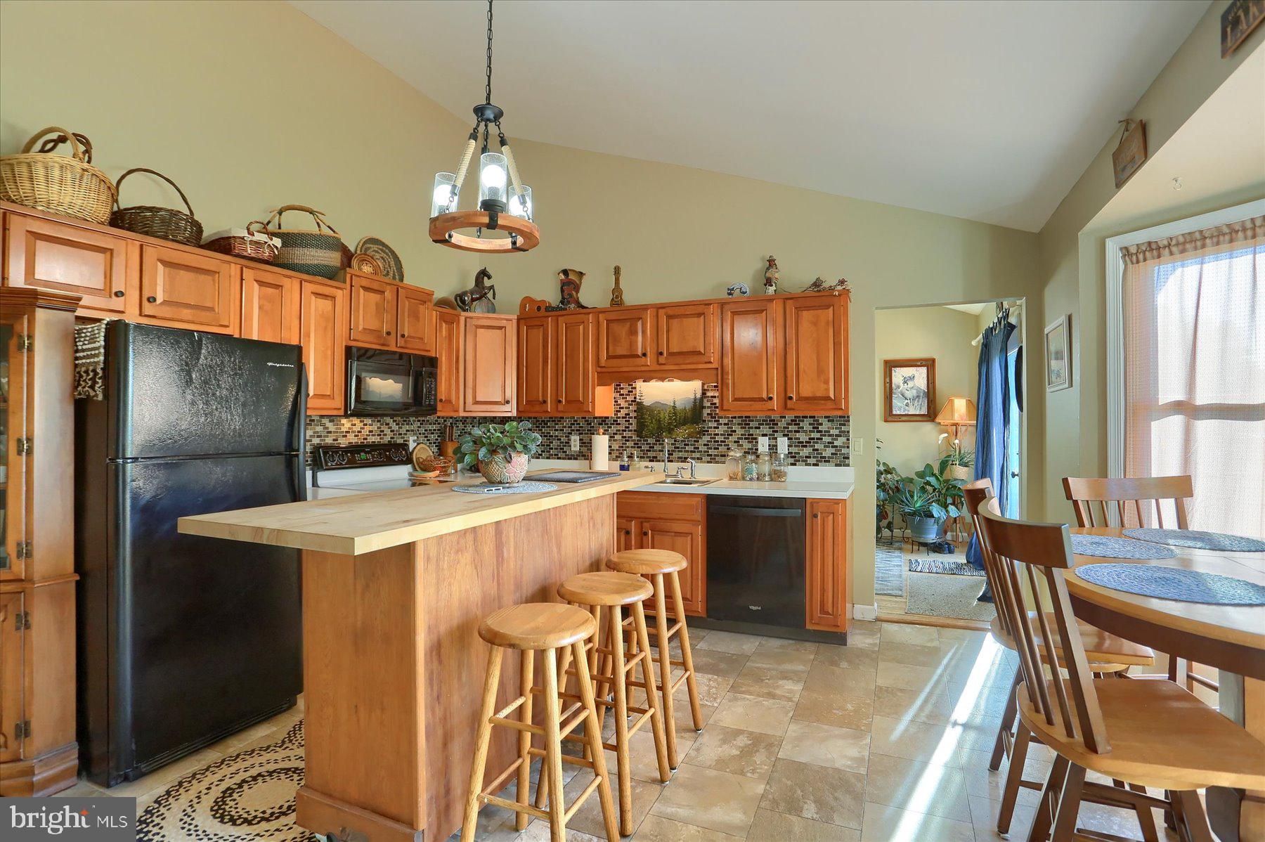 9 McCandless Dr
