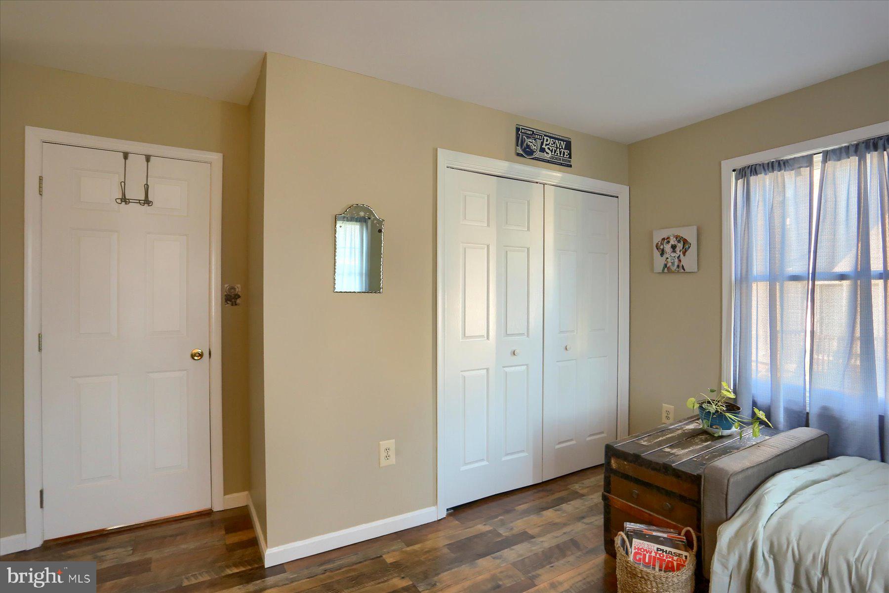 9 McCandless Dr