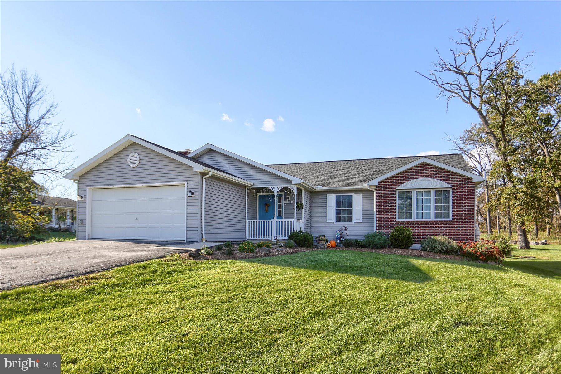 9 McCandless Dr
