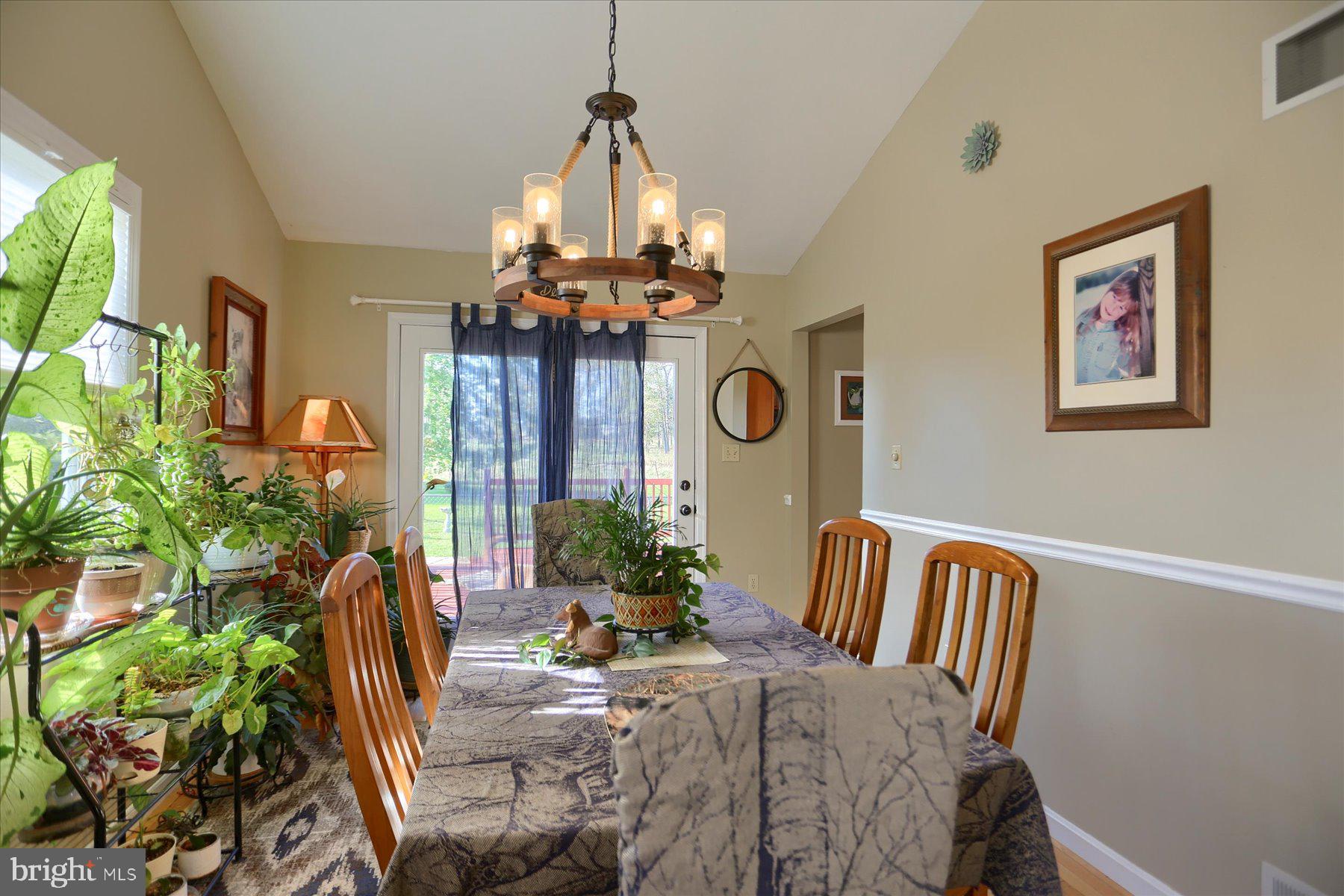 9 McCandless Dr