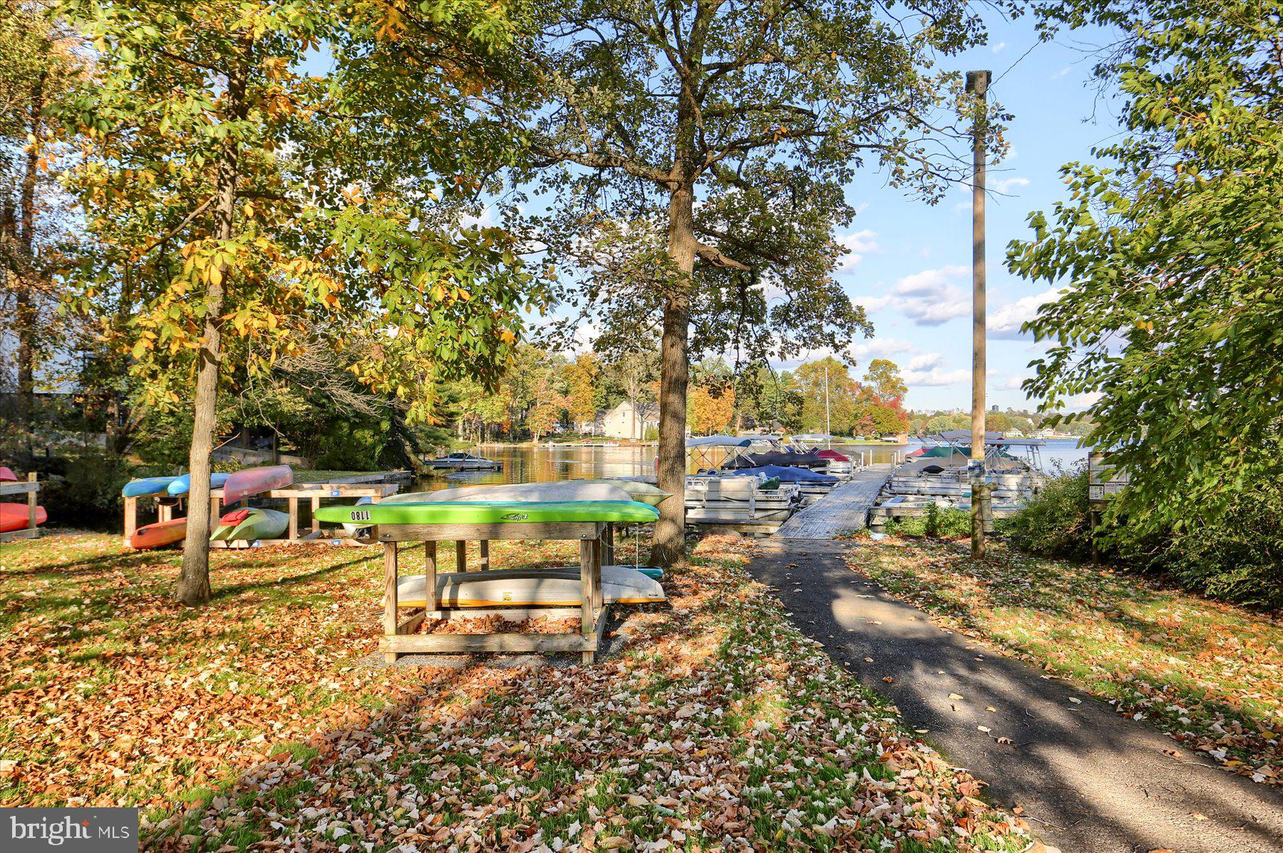 9 McCandless Dr