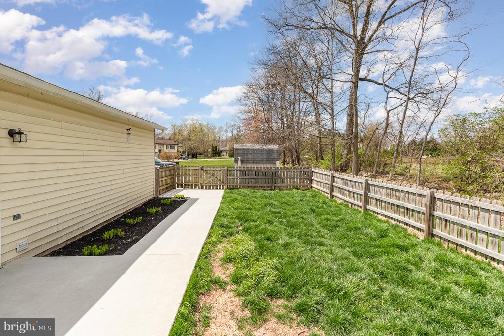 15 Burnside Dr