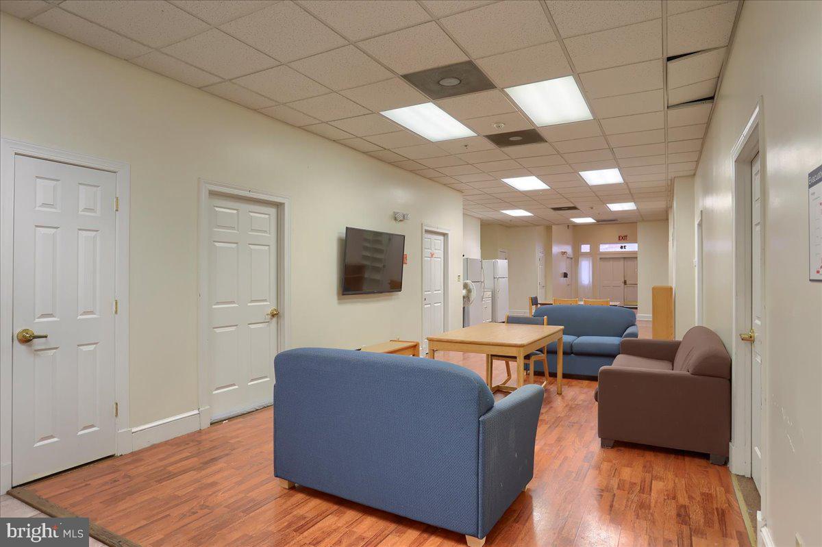 25 S WASHINGTON STREET