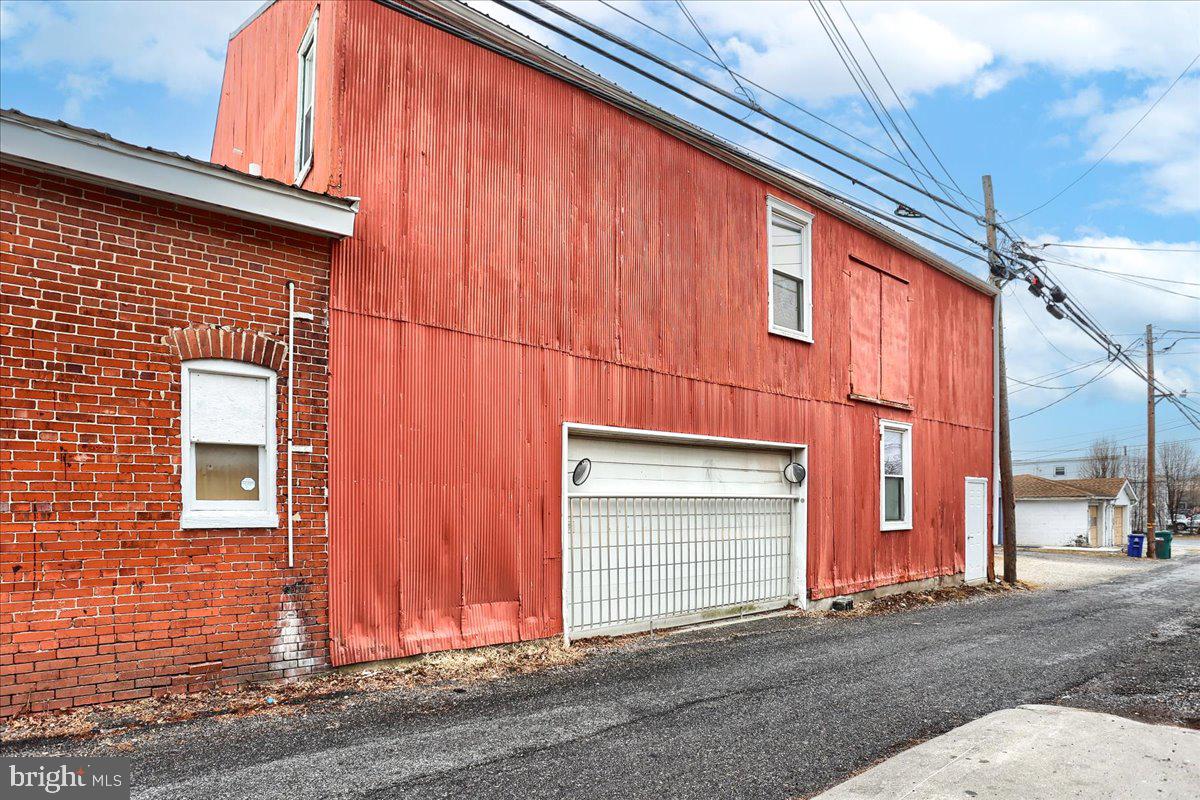 25 S WASHINGTON STREET