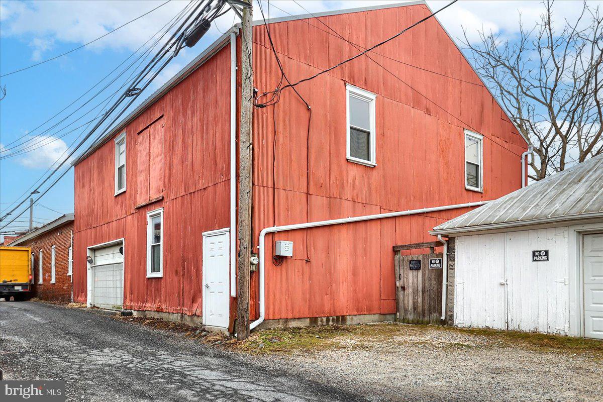 25 S WASHINGTON STREET