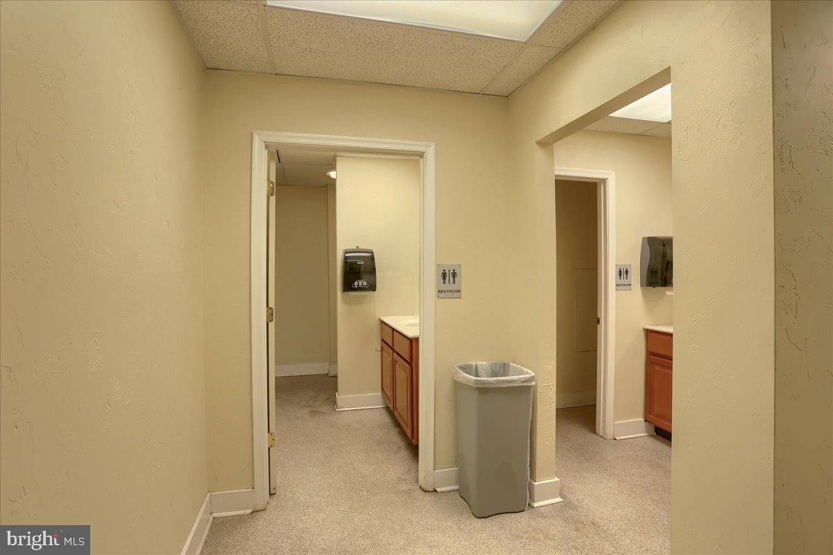 25 S WASHINGTON STREET