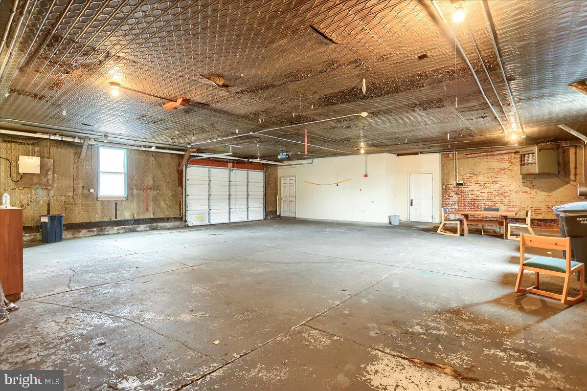 25 S WASHINGTON STREET