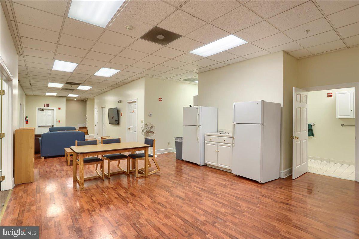 25 S WASHINGTON STREET