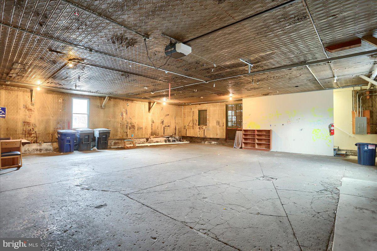 25 S WASHINGTON STREET