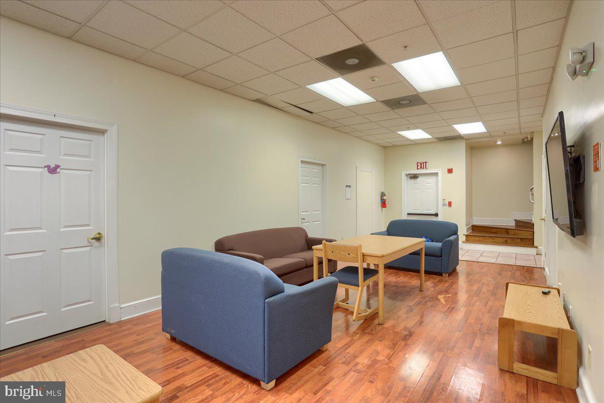 25 S WASHINGTON STREET