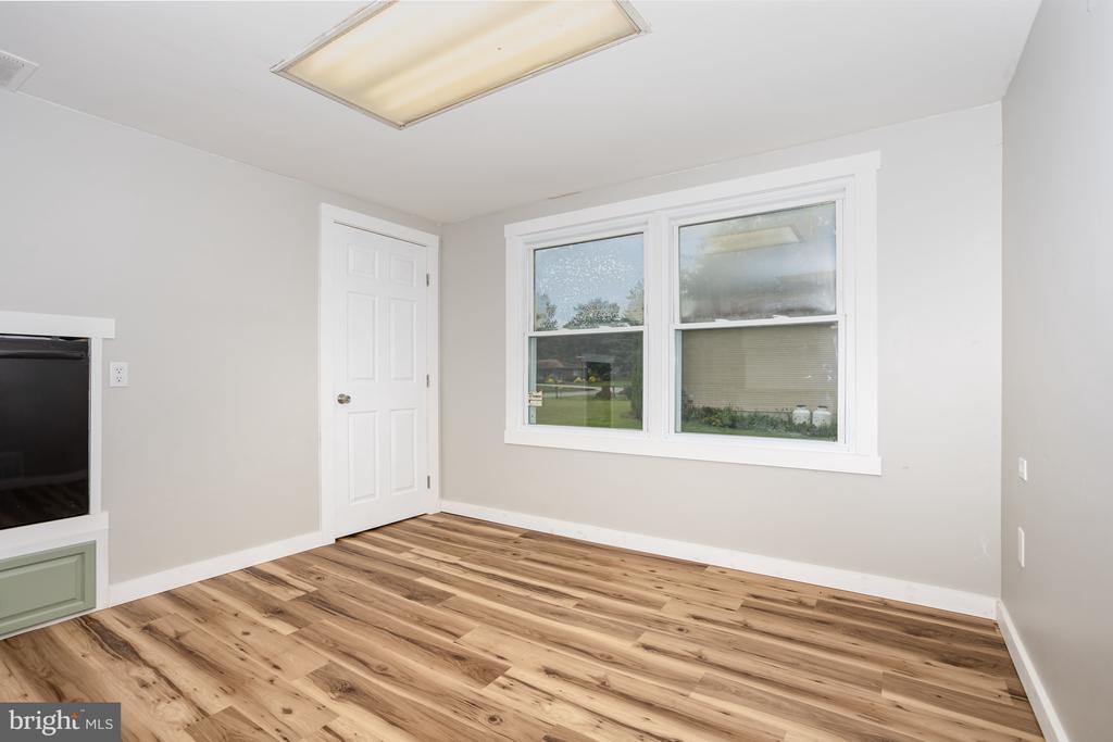 9 Howard Dr