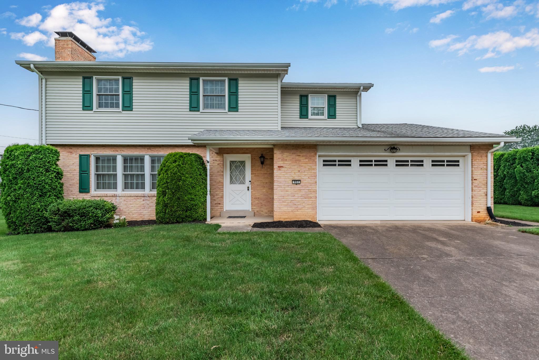 902 Spring Cir
