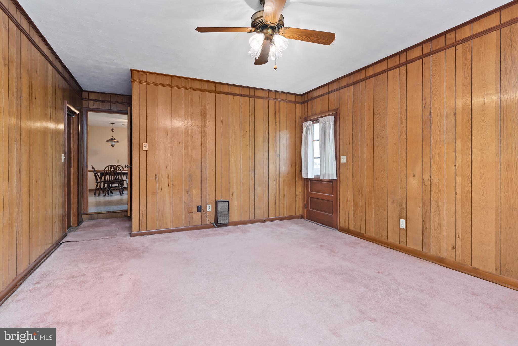 902 Spring Cir