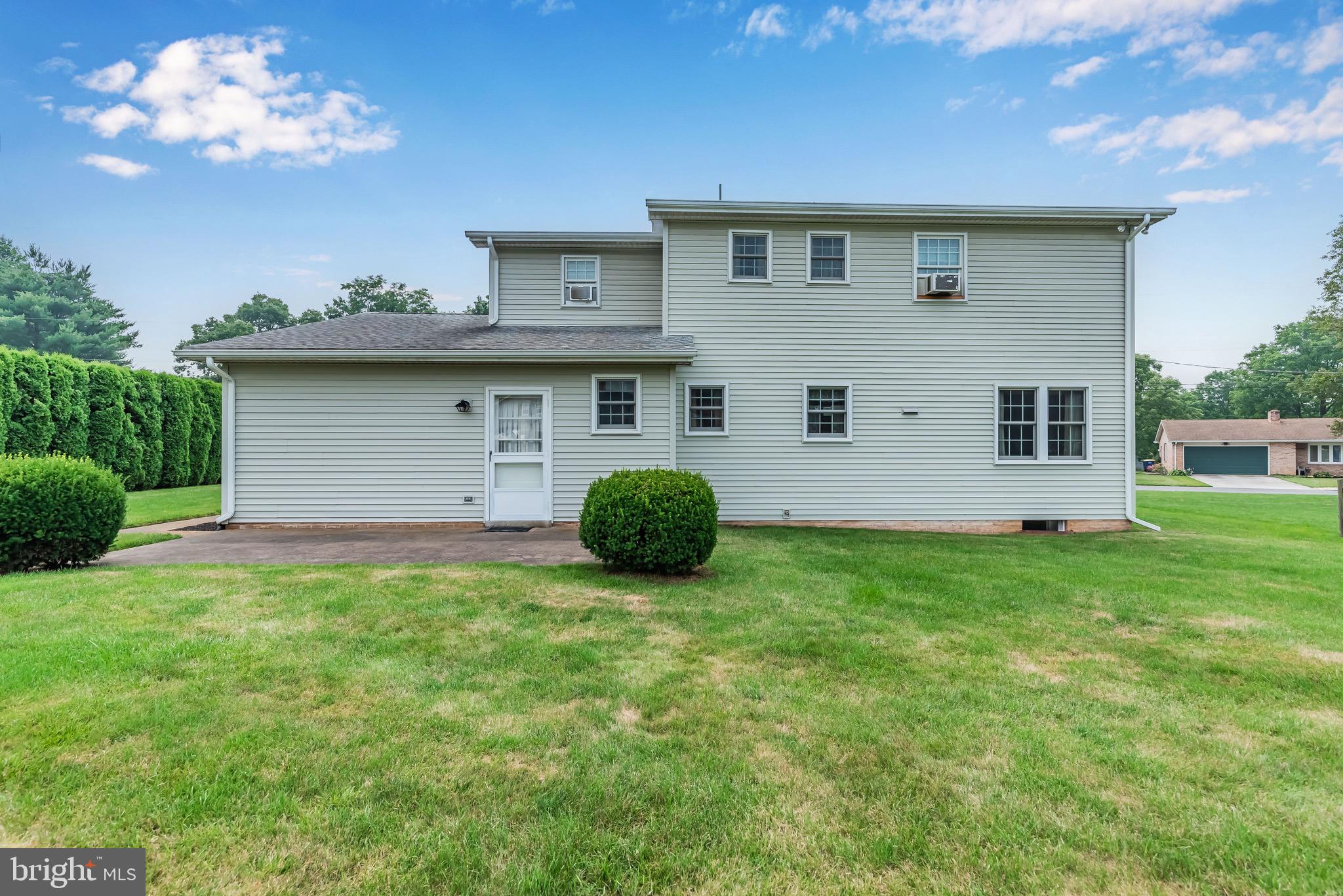 902 Spring Cir