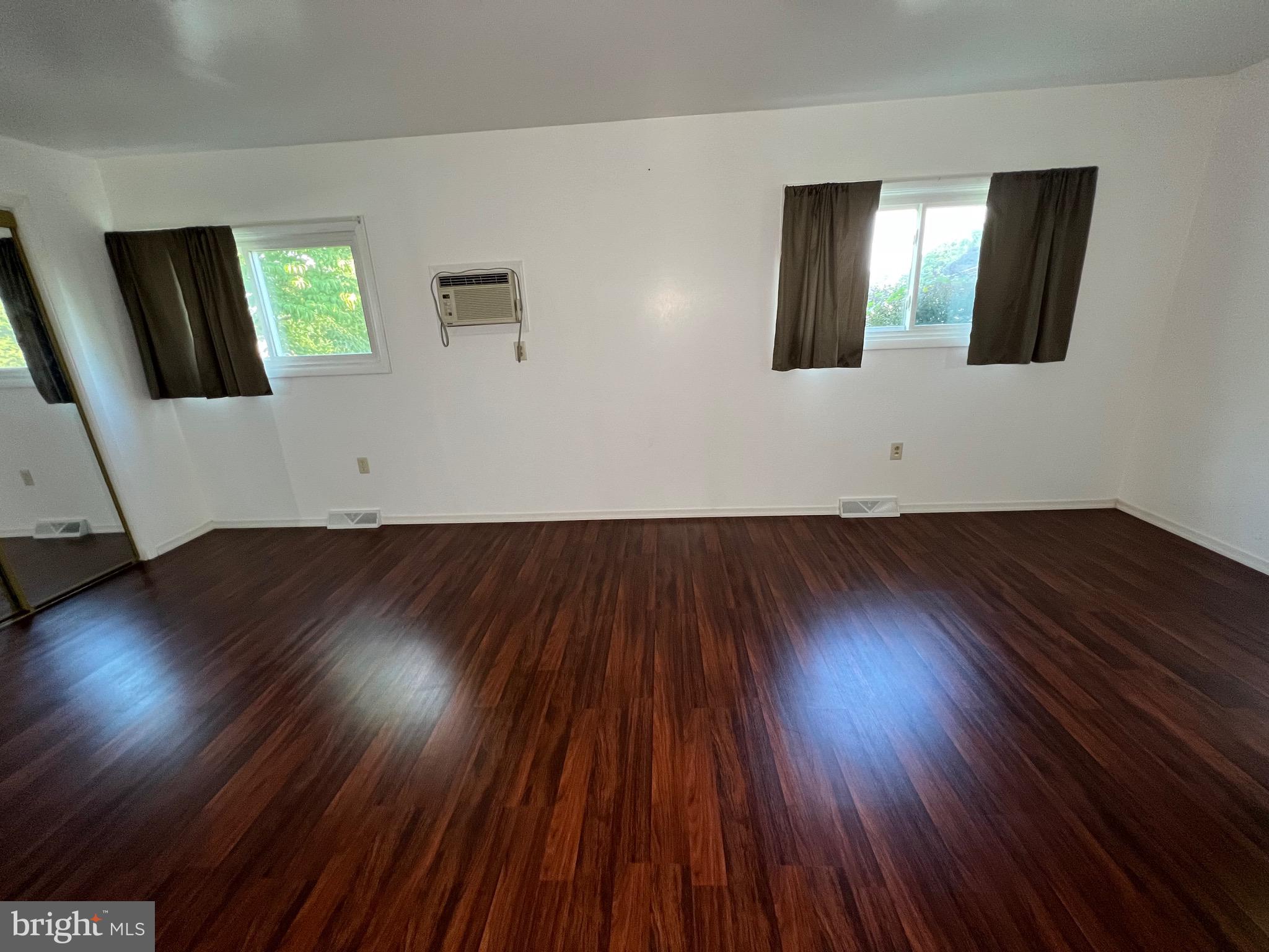 110 Maple Dr