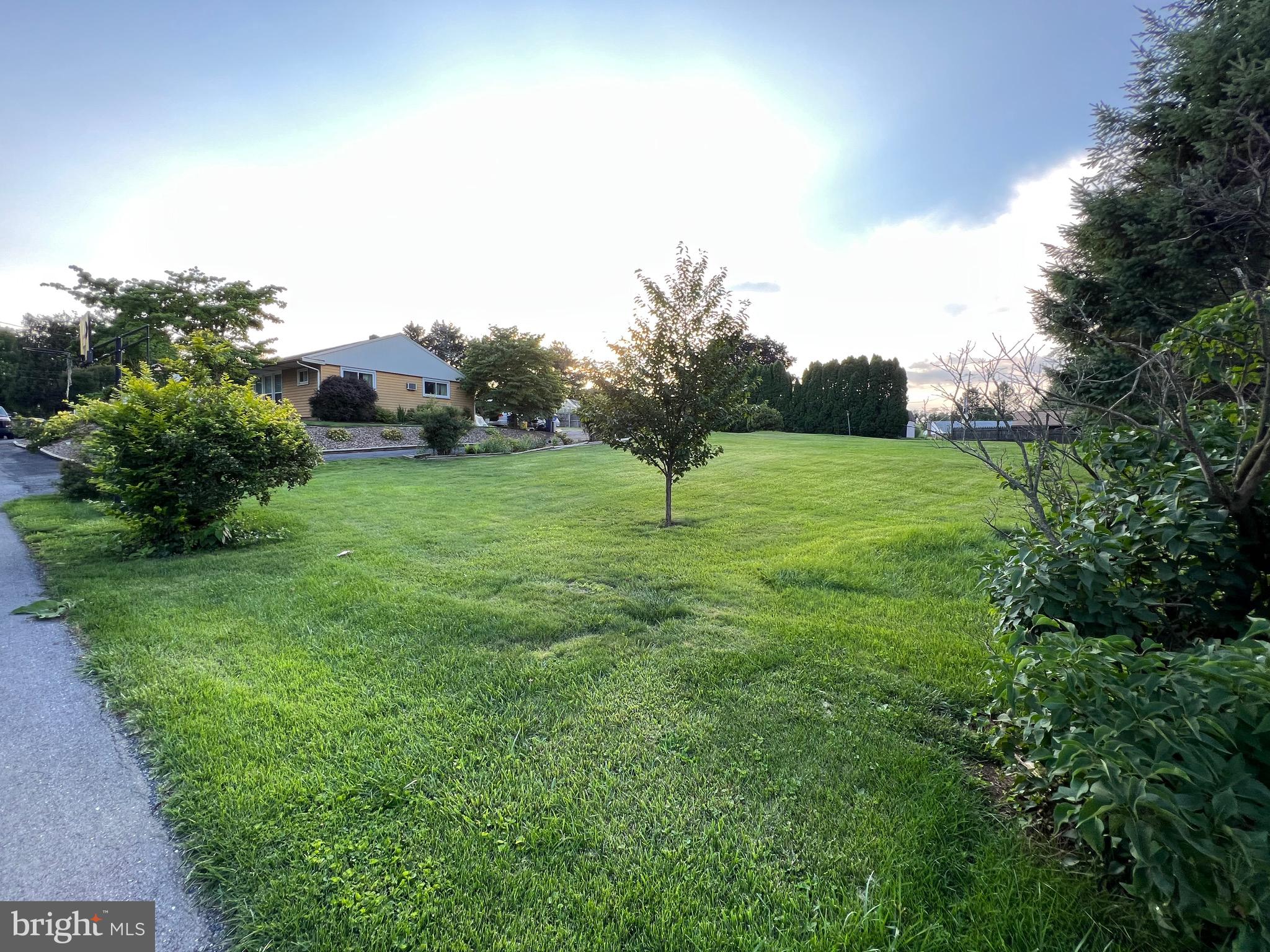 110 Maple Dr