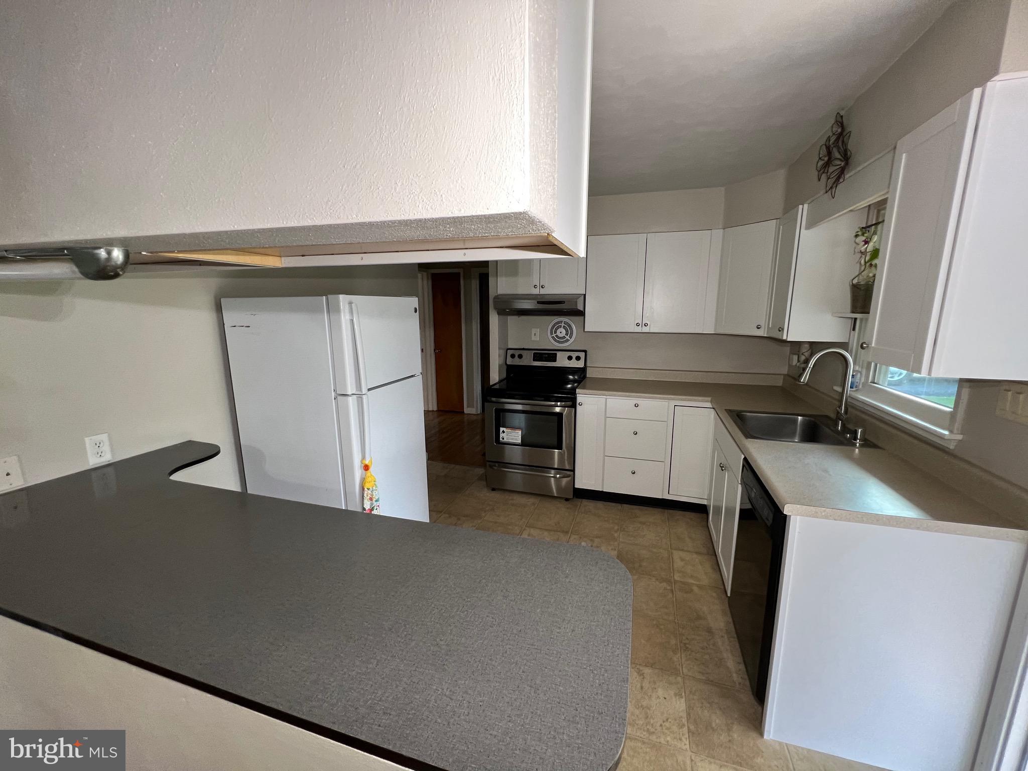 110 Maple Dr