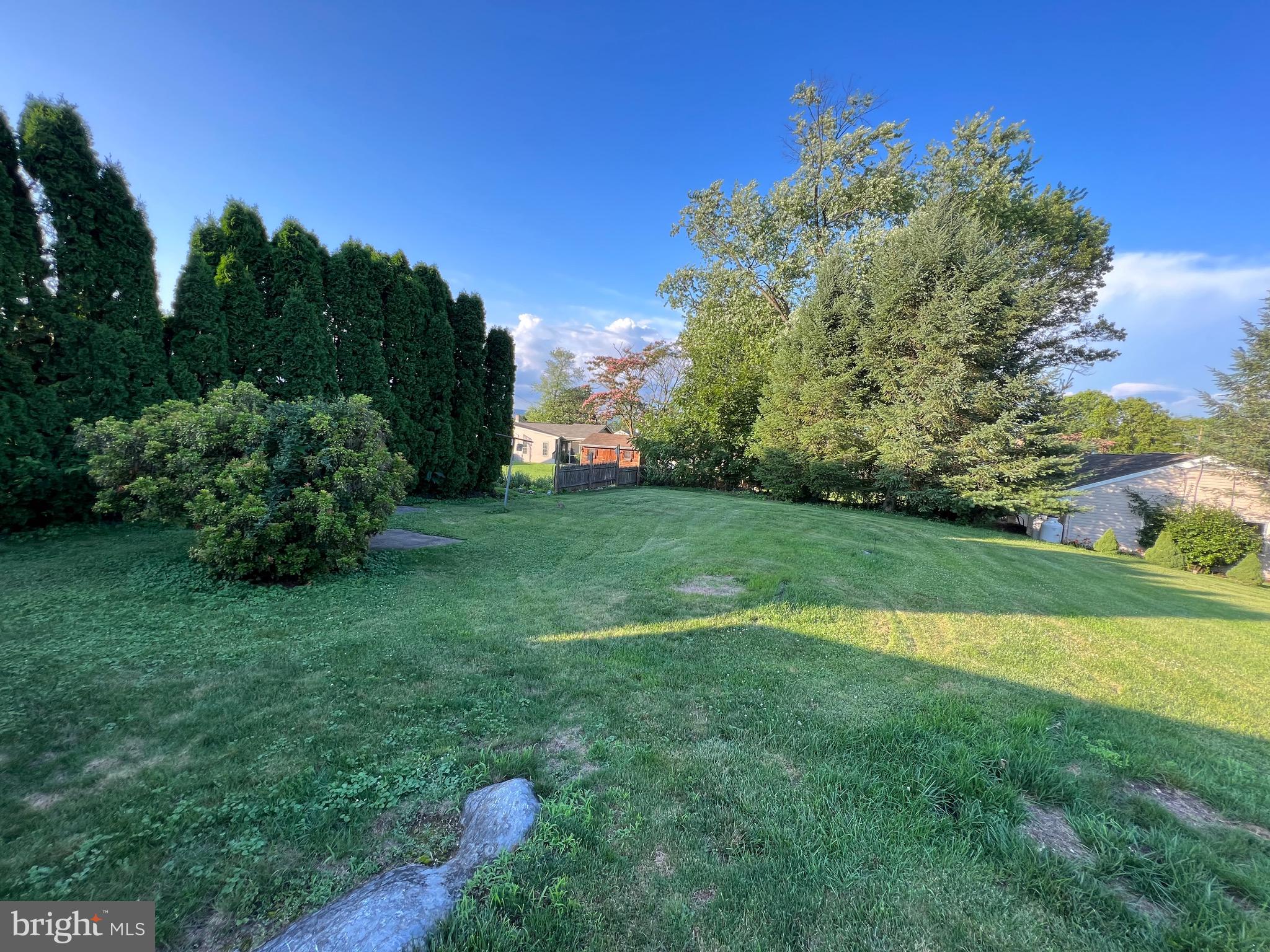 110 Maple Dr