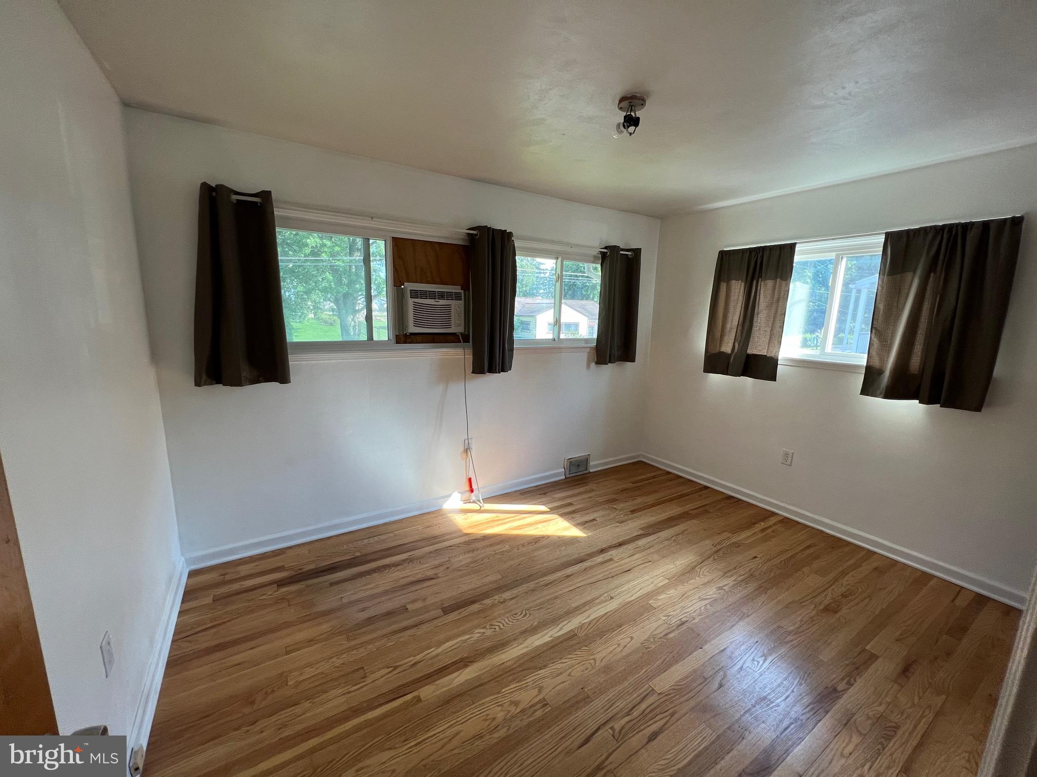 110 Maple Dr