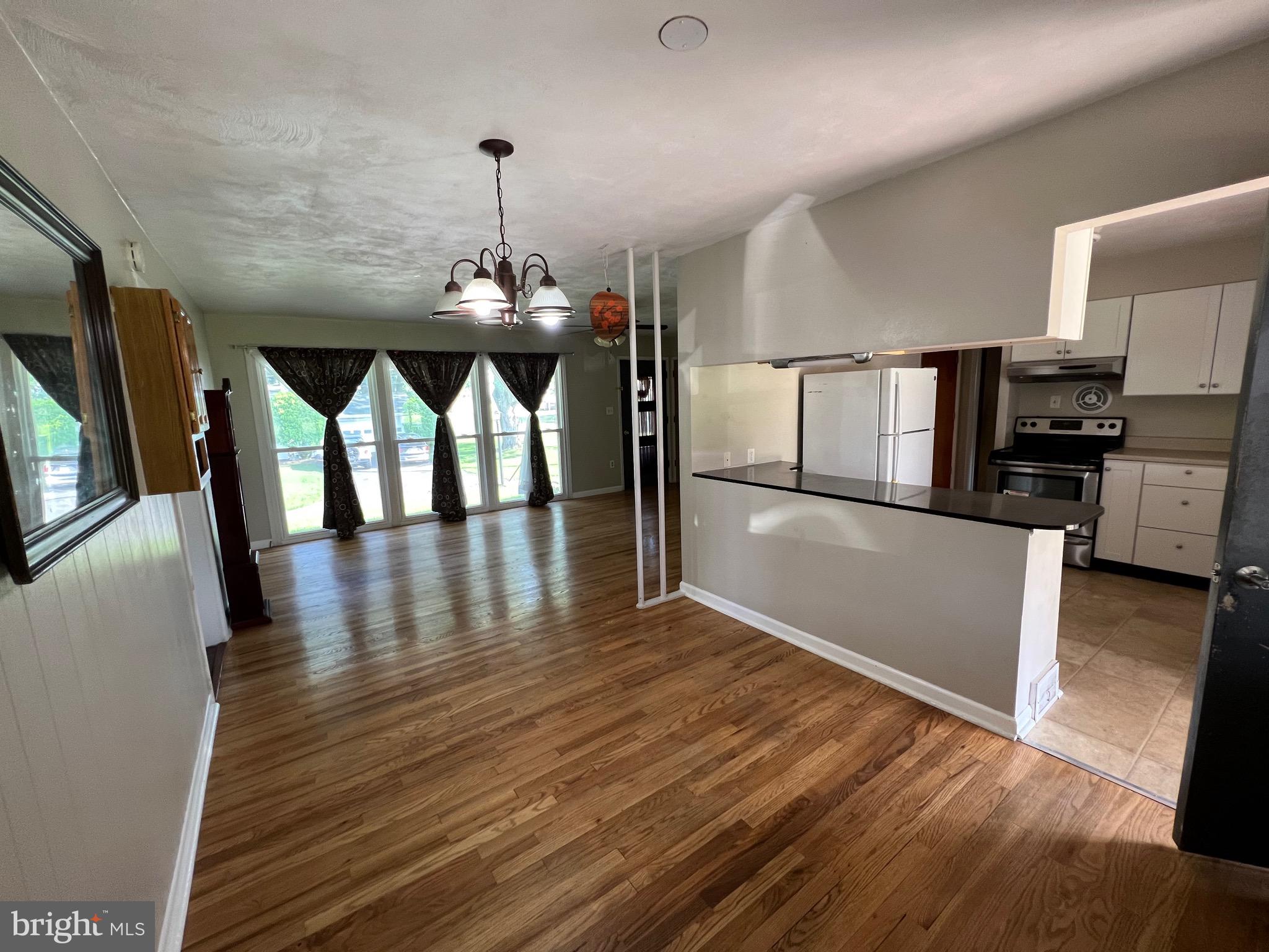 110 Maple Dr