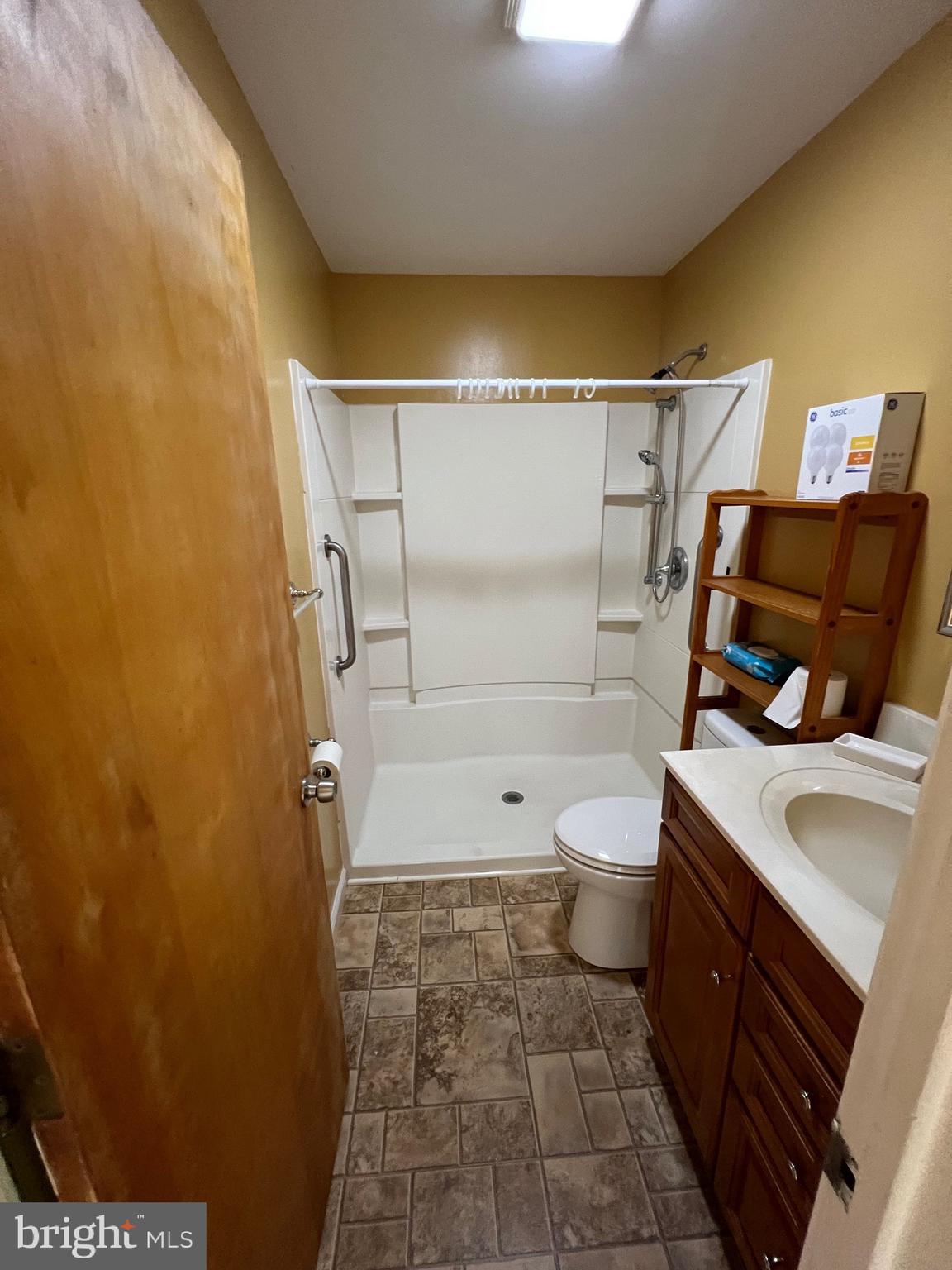110 Maple Dr