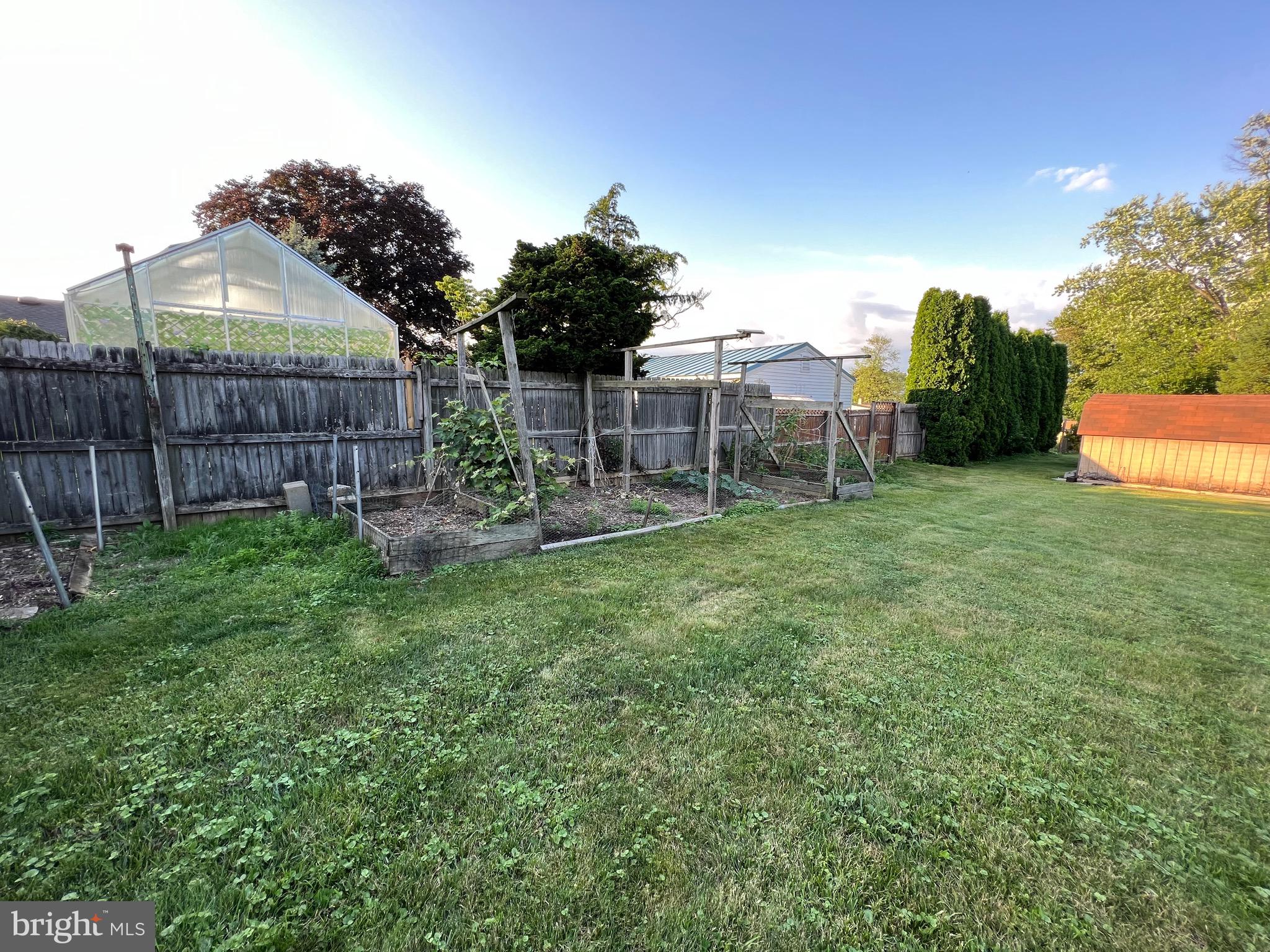 110 Maple Dr