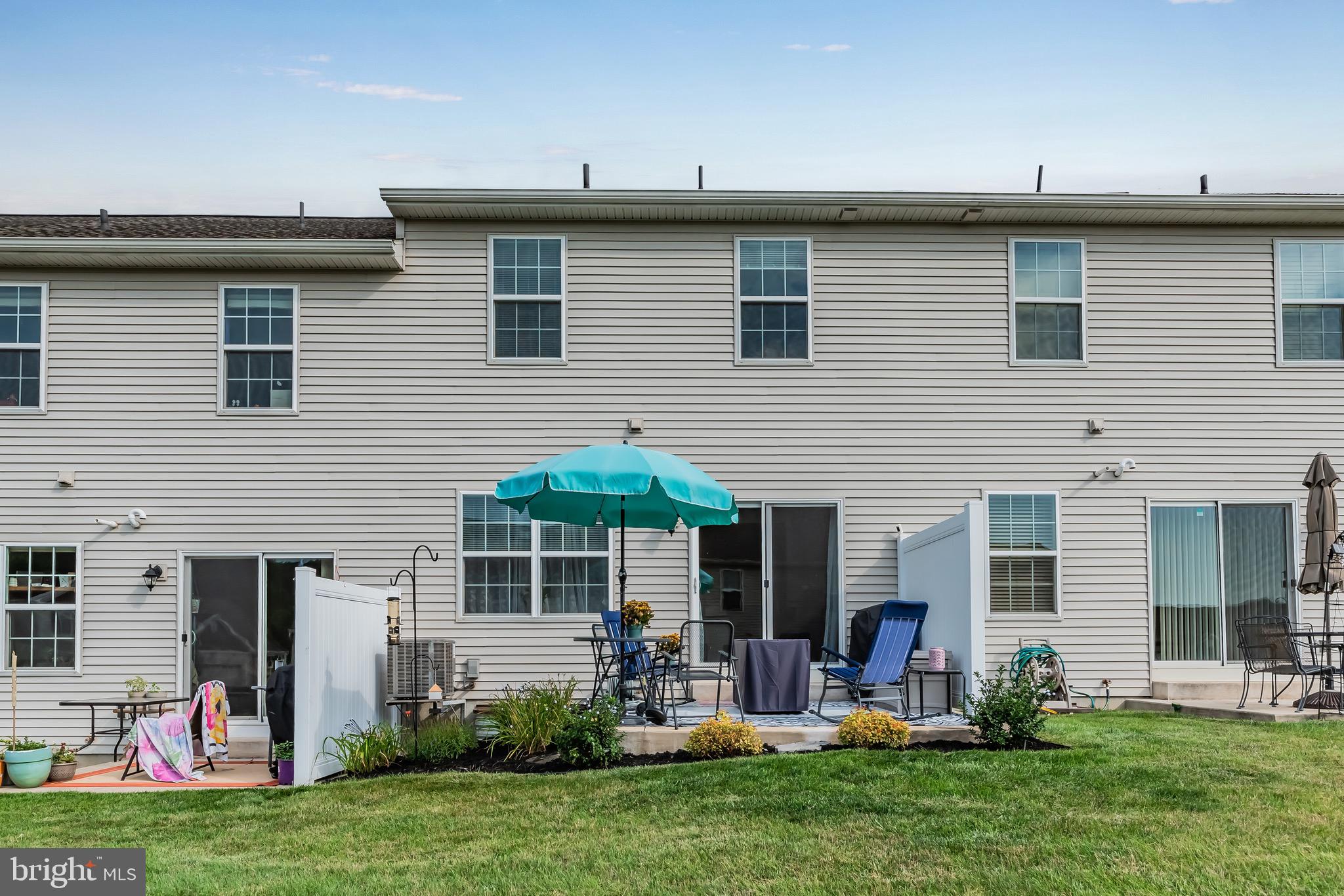 1772 Fairbank Ln
