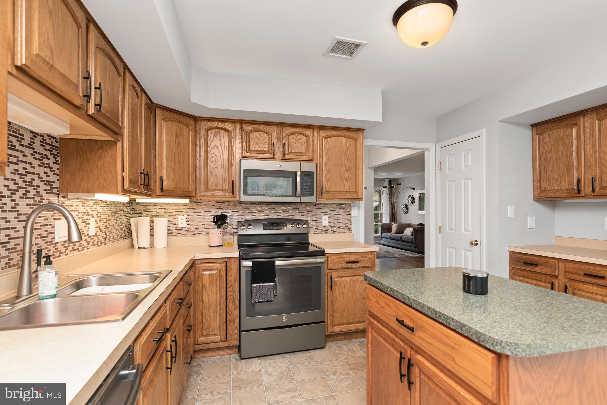 30 Ashburg Dr