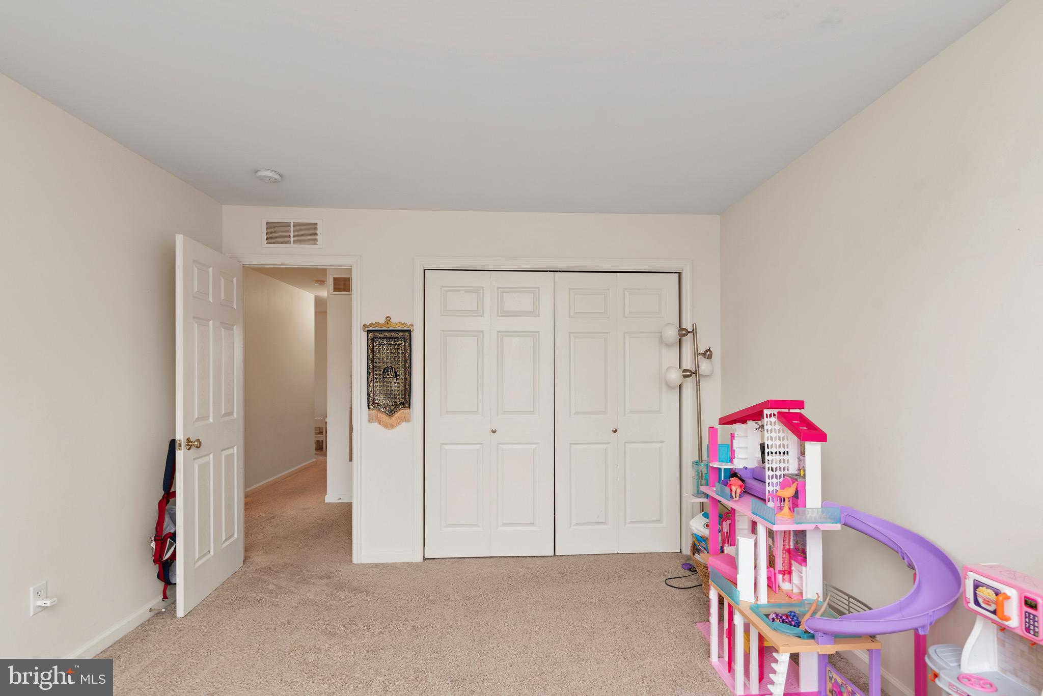 30 Ashburg Dr