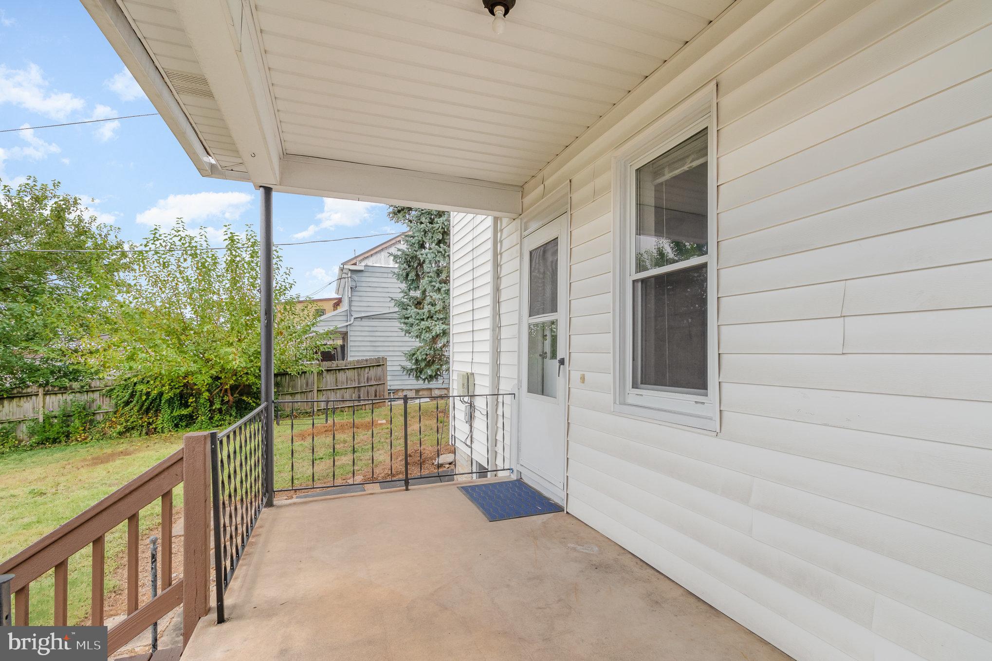 234 E Main St