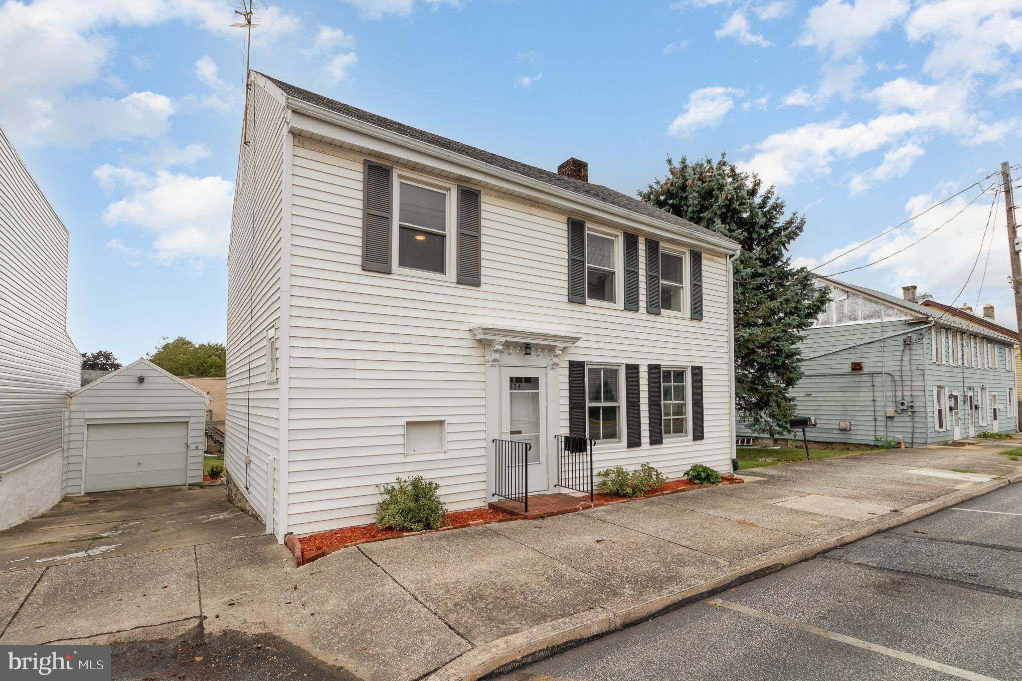 234 E Main St