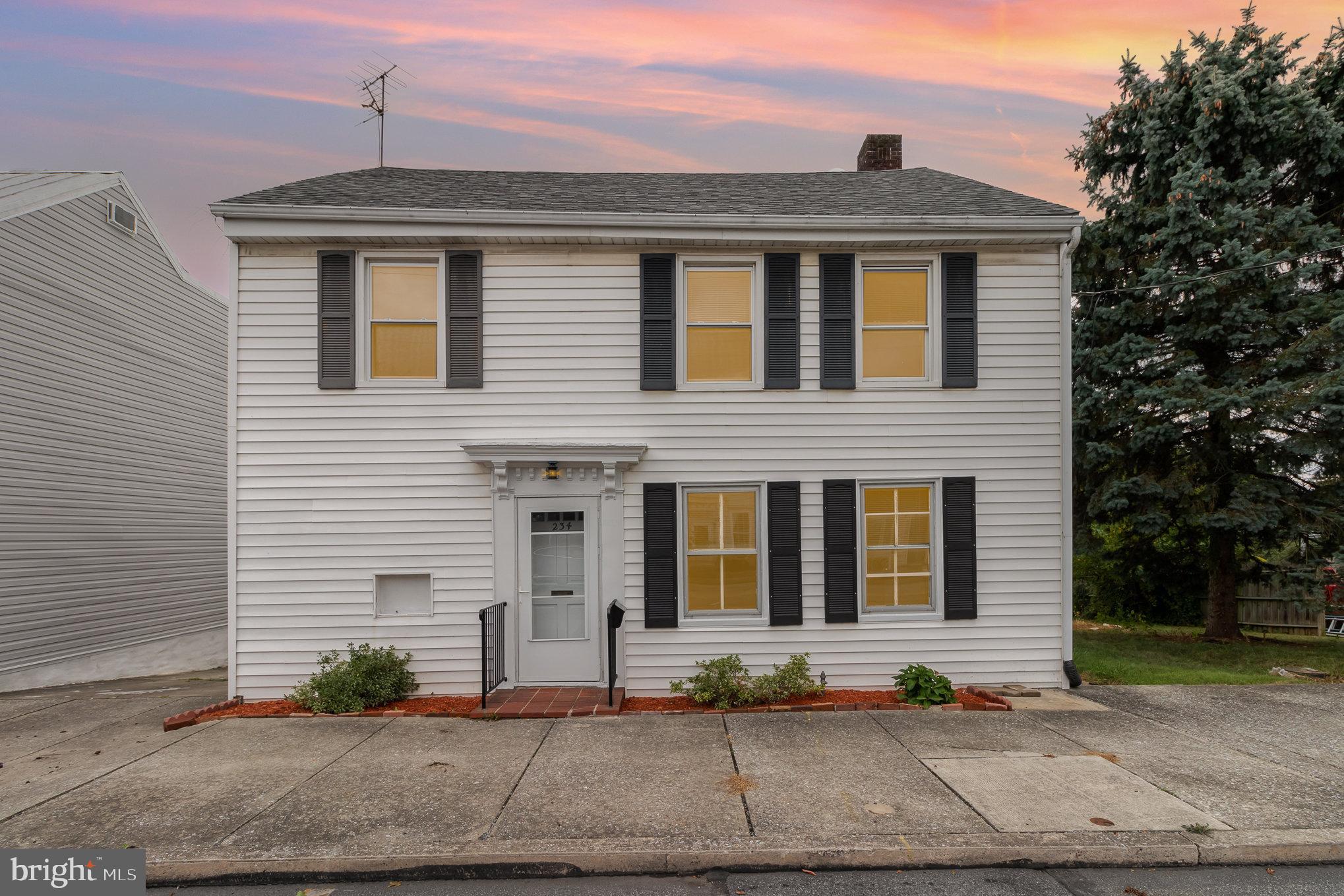 234 E Main St