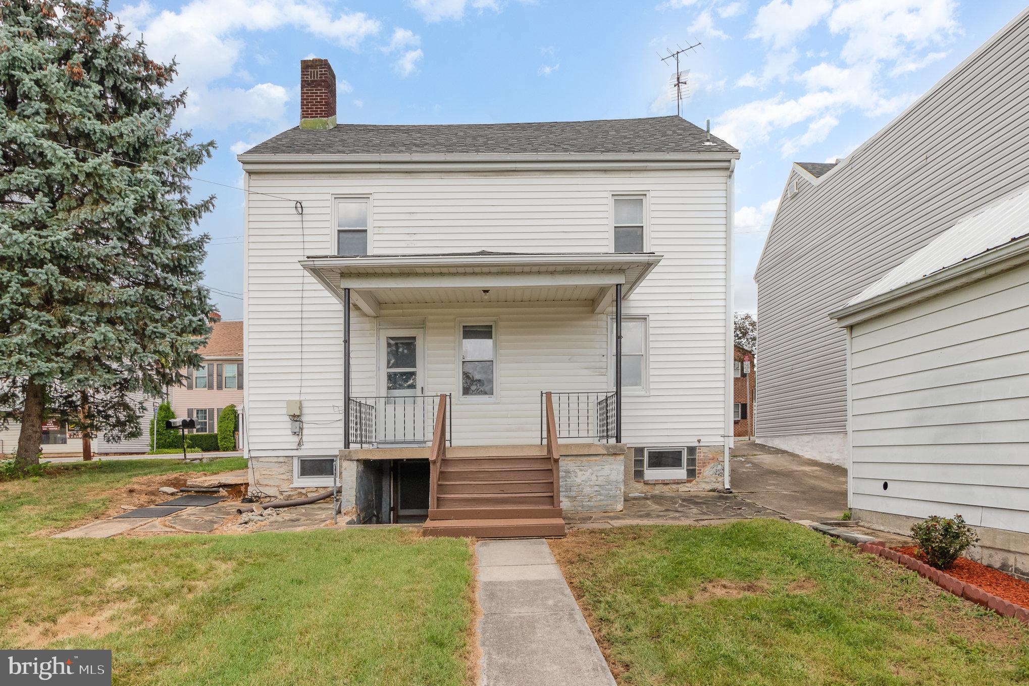 234 E Main St