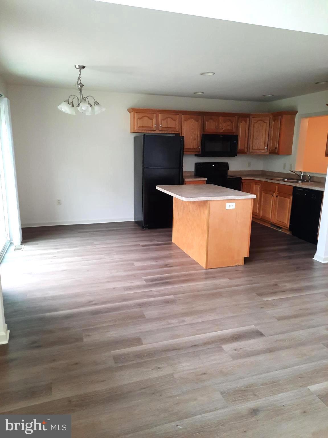 405 Mercury Drive