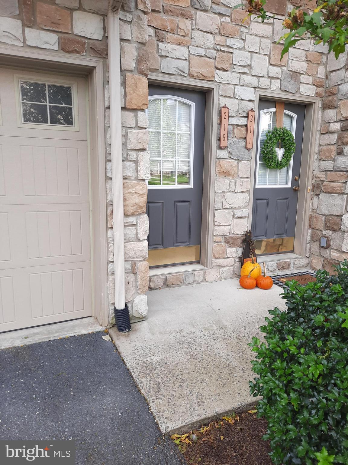 215 Antilles Ct.