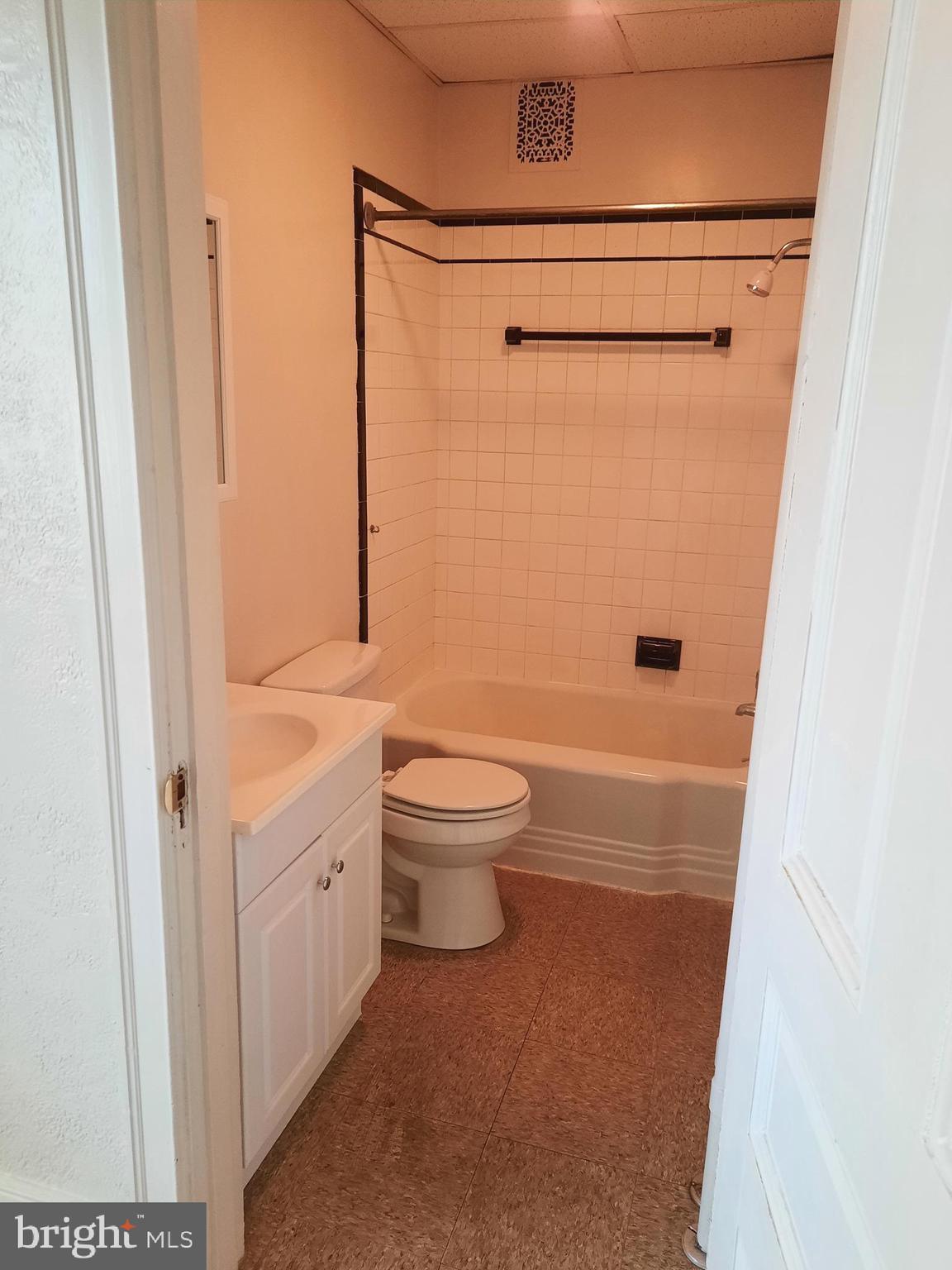 12 S Filbert St #B9