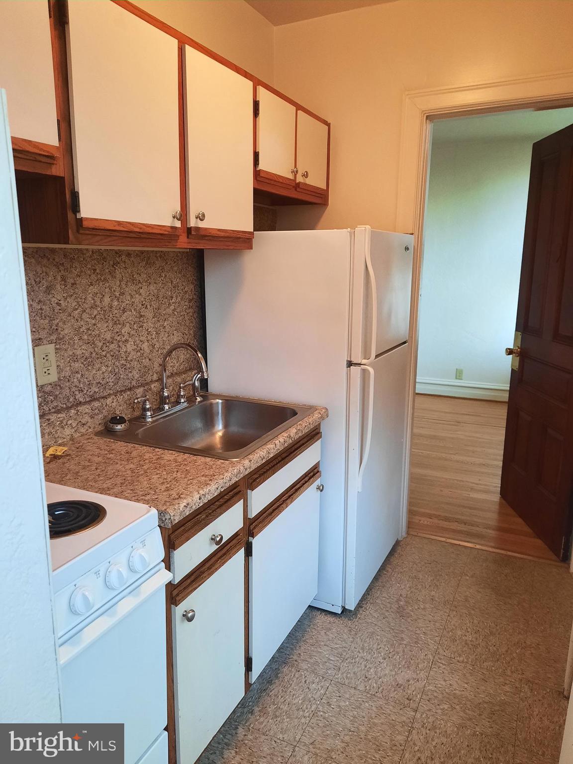 12 S Filbert St #B9